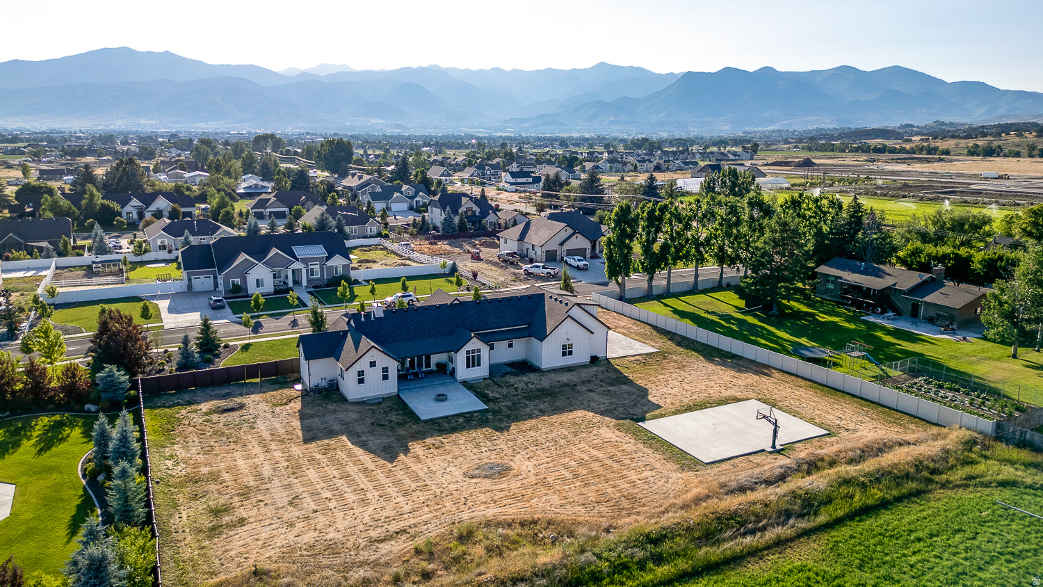 SUMMIT MEADOWS SUBDI - Residential