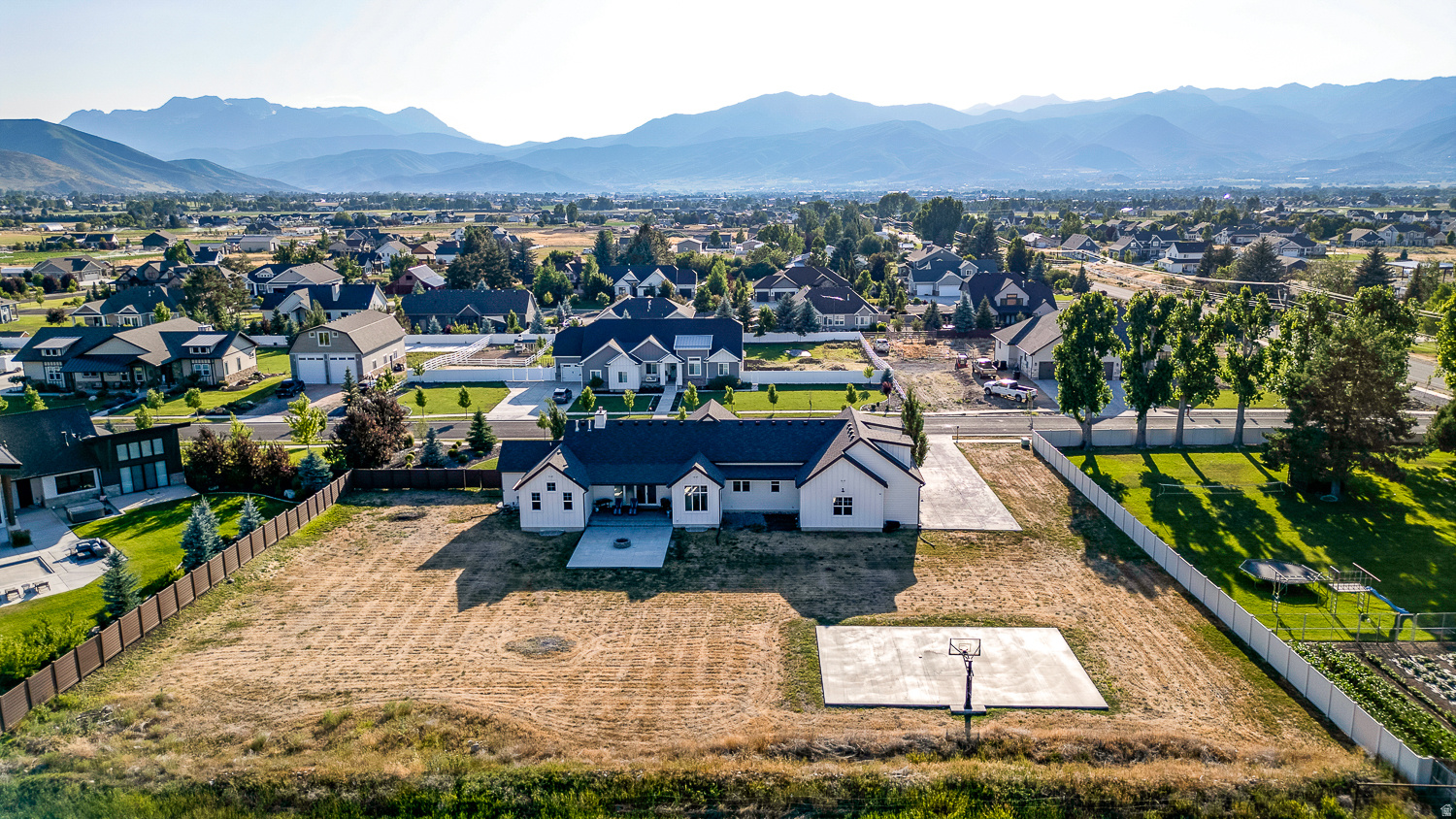 SUMMIT MEADOWS SUBDI - Residential