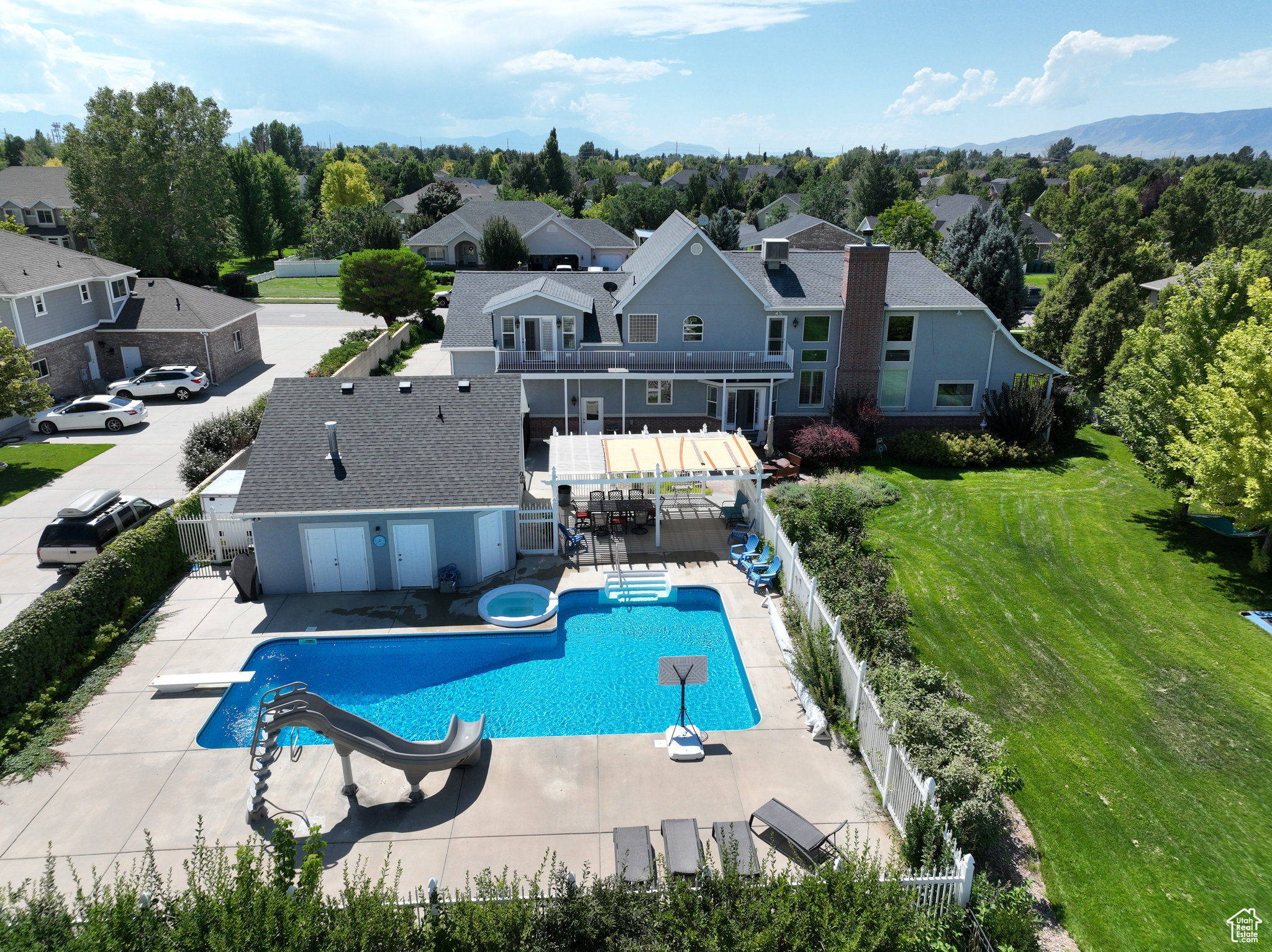 WOLFCREST HOLLOW - Residential