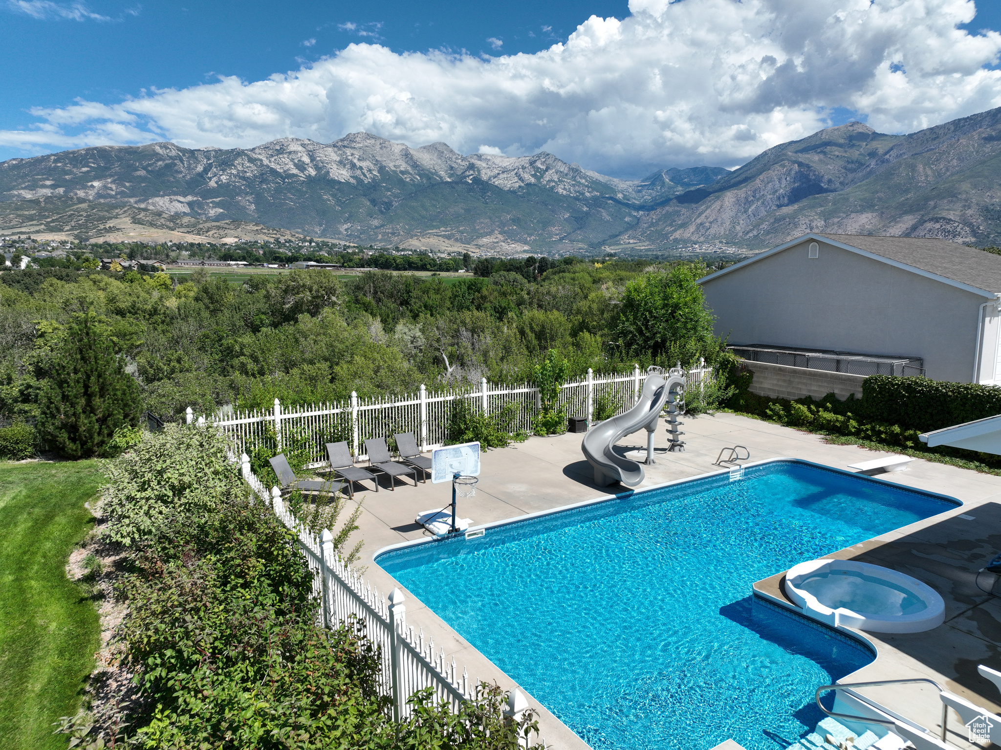 WOLFCREST HOLLOW - Residential