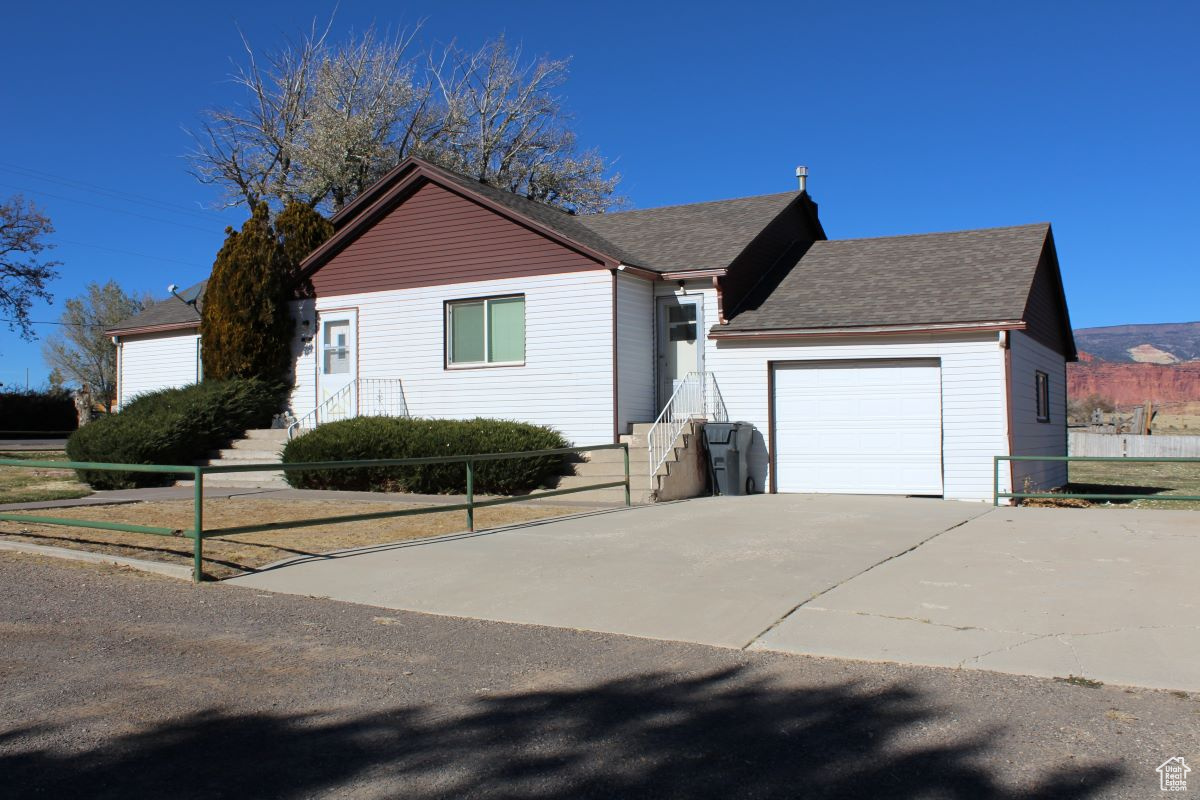 121 E Center St St, Teasdale, Utah image 30