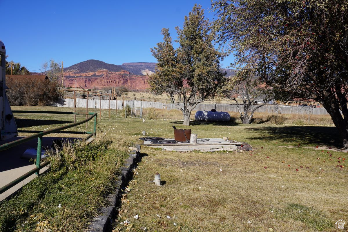 121 E Center St St, Teasdale, Utah image 29