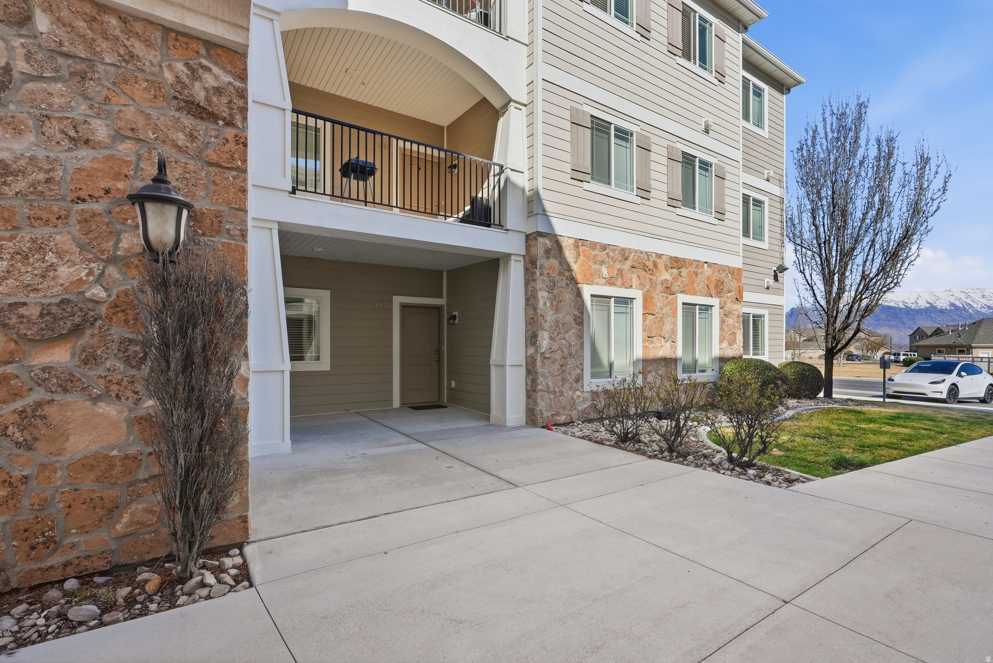 HILLCREST CONDO - Residential