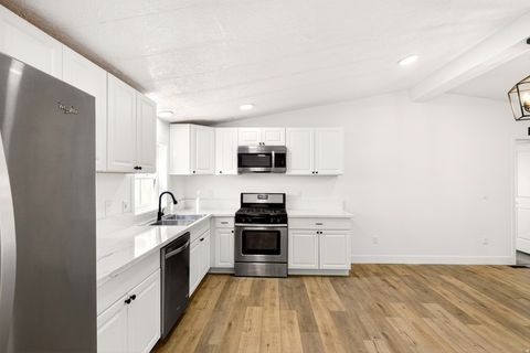 Tiny photo for 1473 N ROME WAY, Apple Valley, UT 84737 (MLS # 2127026)