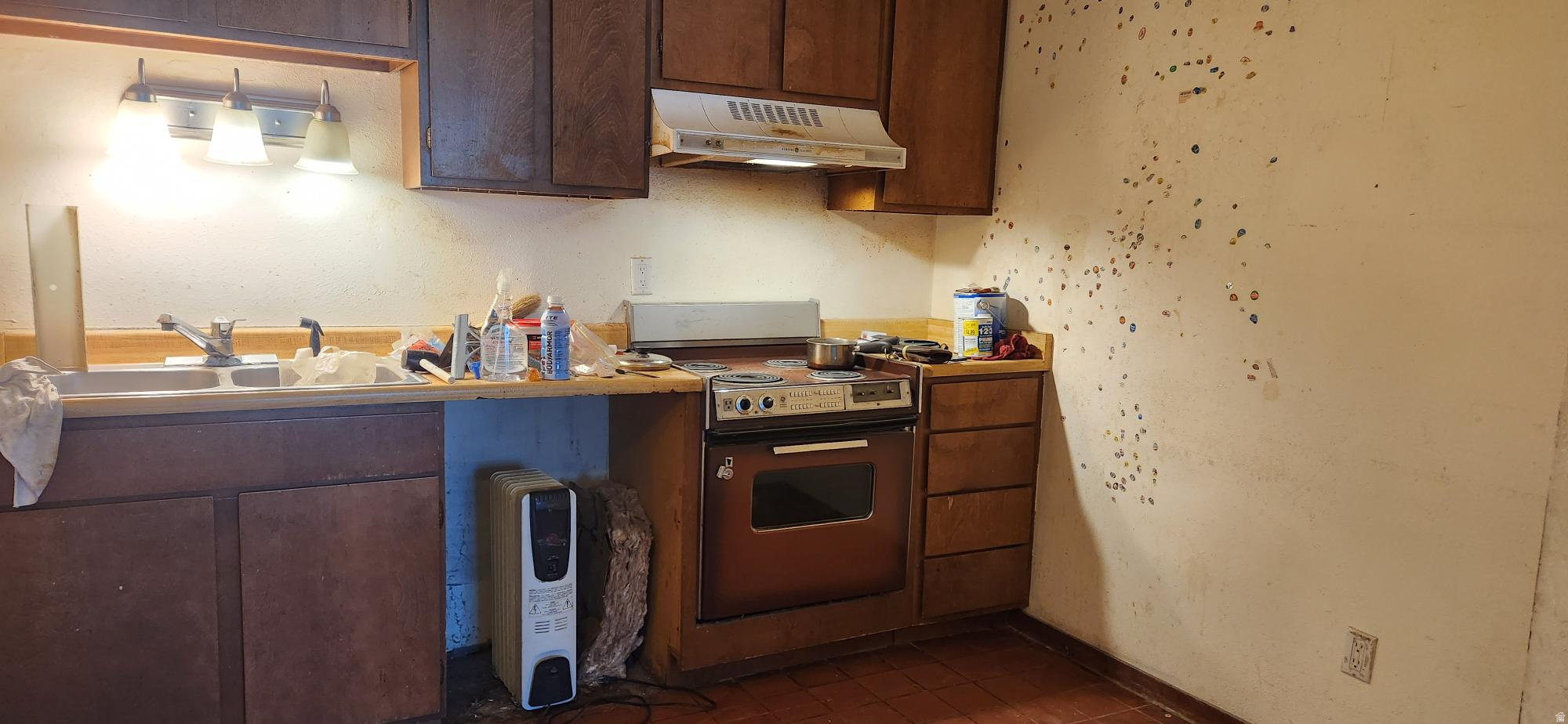 HIDDEN CREEK - Residential