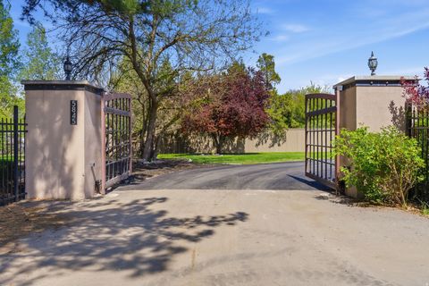 Tiny photo for 5845 S 1900 E, Holladay, UT 84121 (MLS # 2149552)