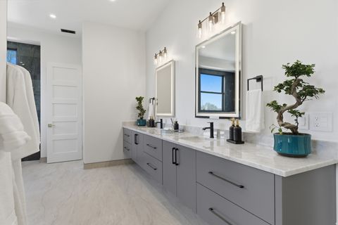 Tiny photo for 5845 S 1900 E, Holladay, UT 84121 (MLS # 2149552)