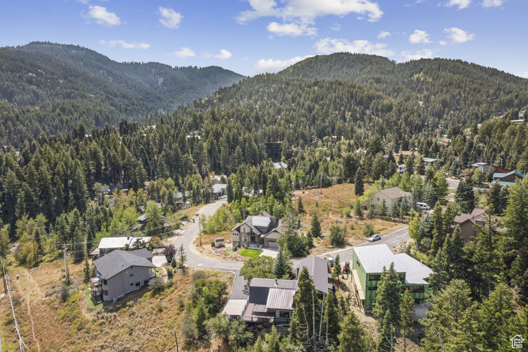 355 WOODLAND DR