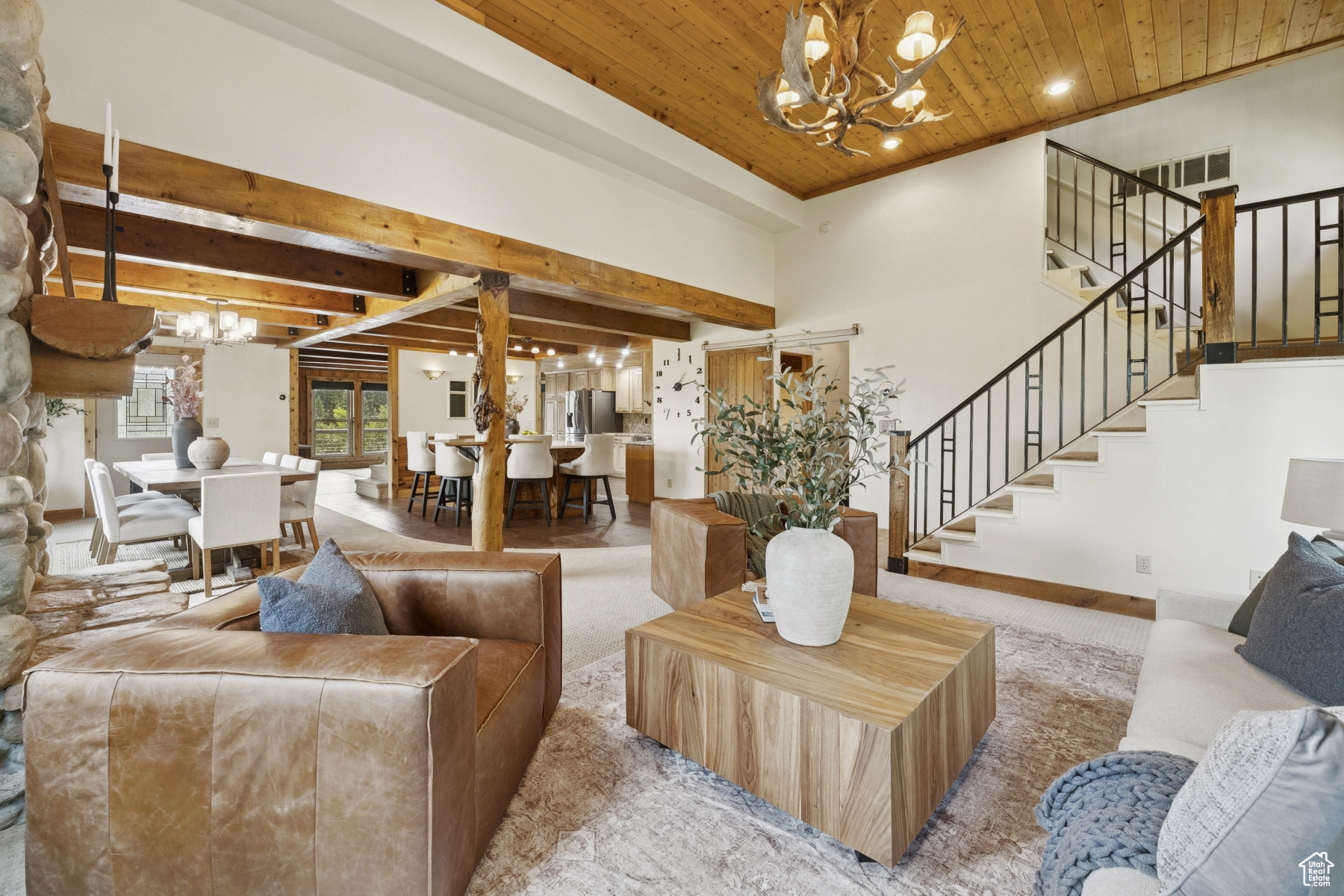 355 WOODLAND DR