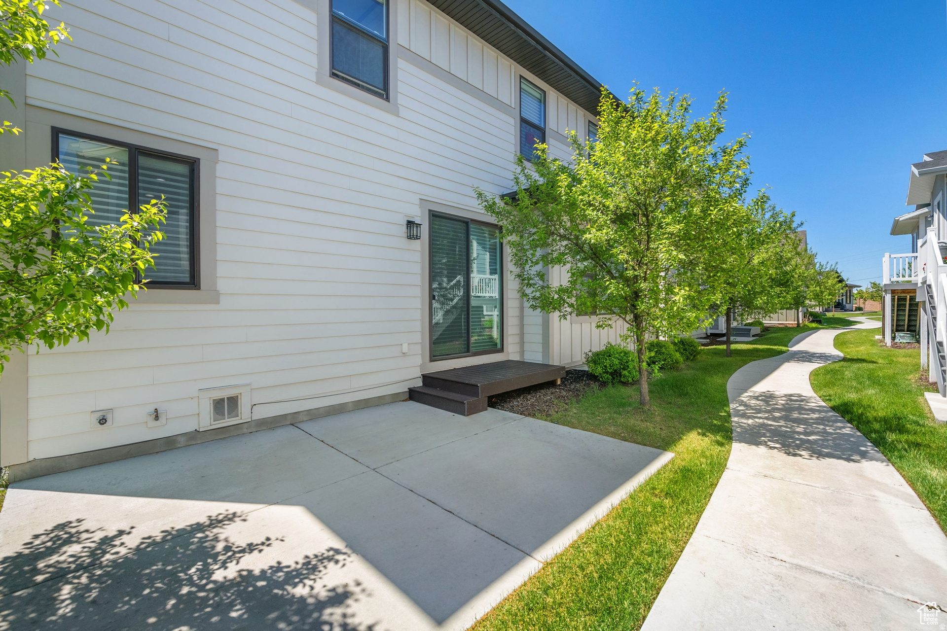 DIMPLE DELL - Residential