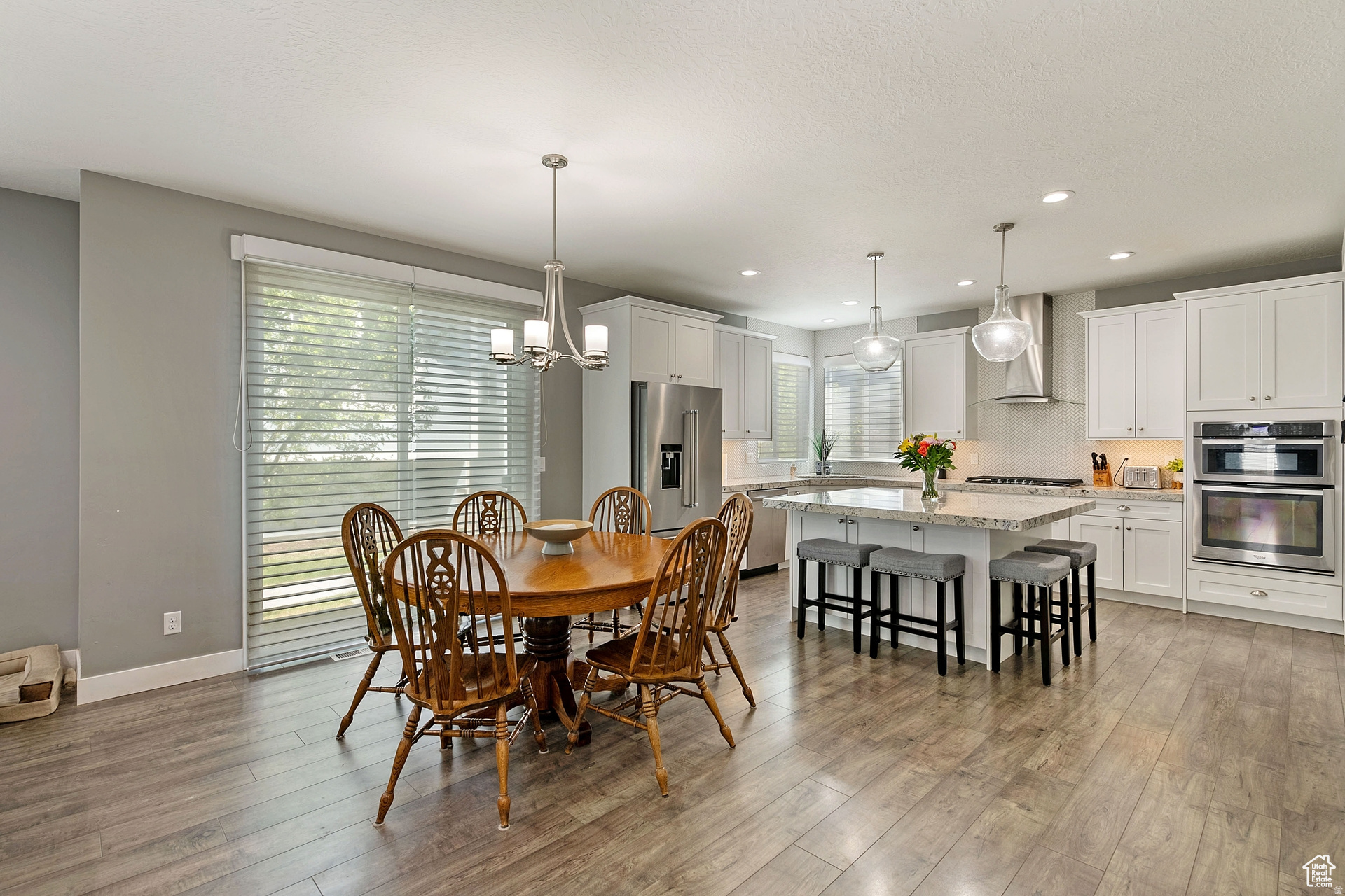 DIMPLE DELL - Residential