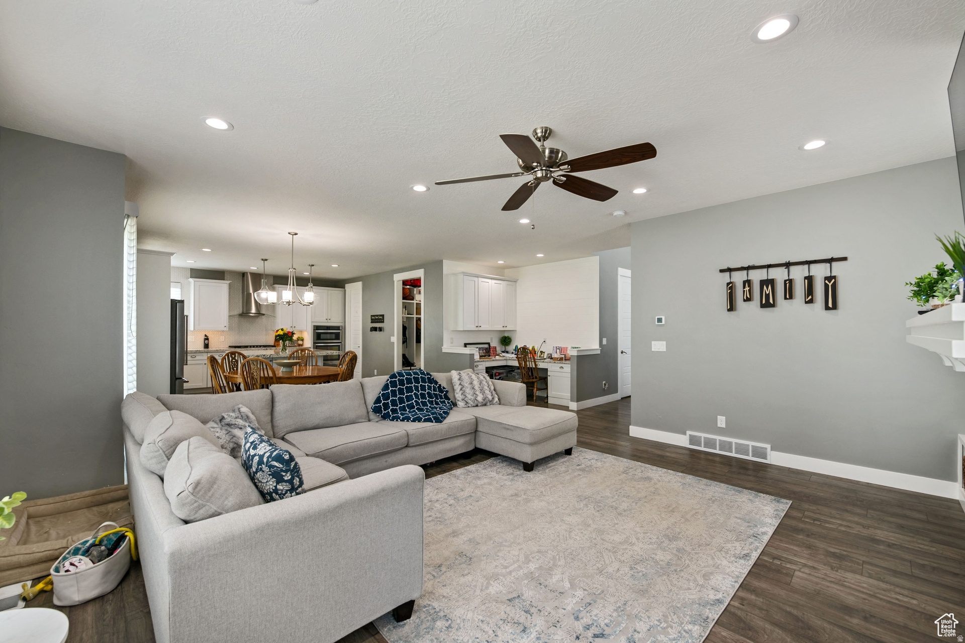 DIMPLE DELL - Residential