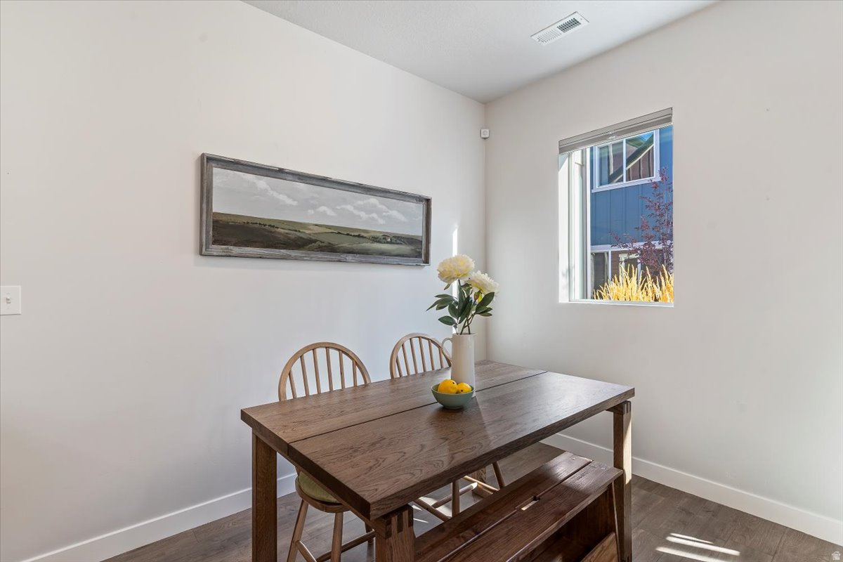 SALT POINT - Residential Lease