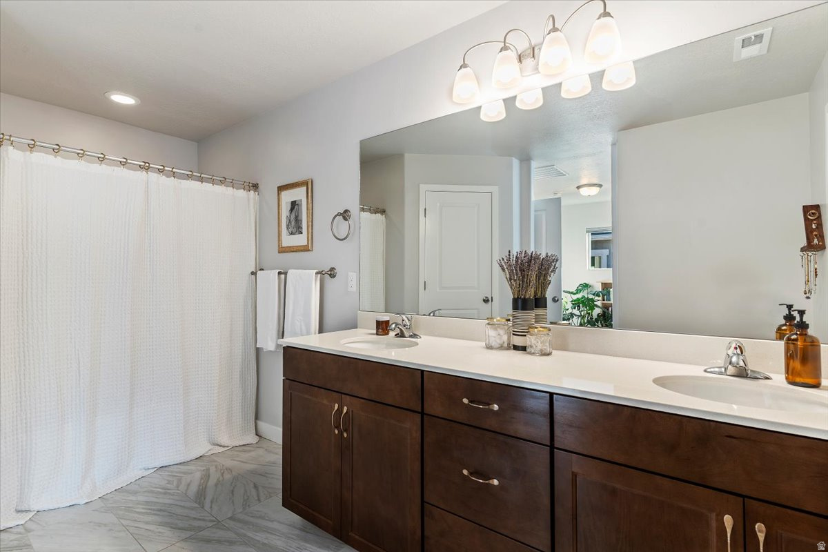 SALT POINT - Residential Lease