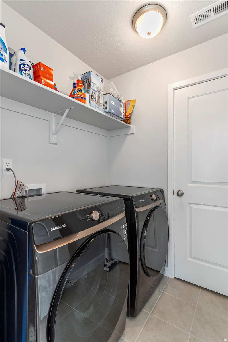 SALT POINT - Residential Lease