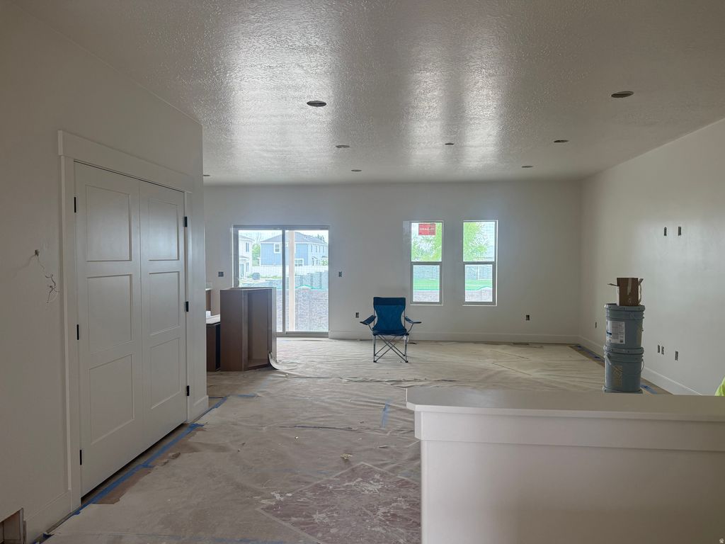 Photo of 3031 W SOLACE ST, Syracuse, UT 84075 (MLS # 2156467)