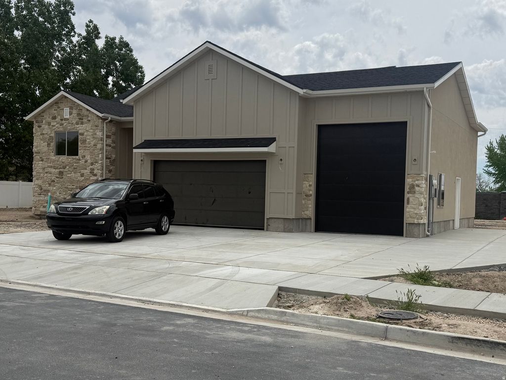 Photo of 3031 W SOLACE ST, Syracuse, UT 84075 (MLS # 2156467)