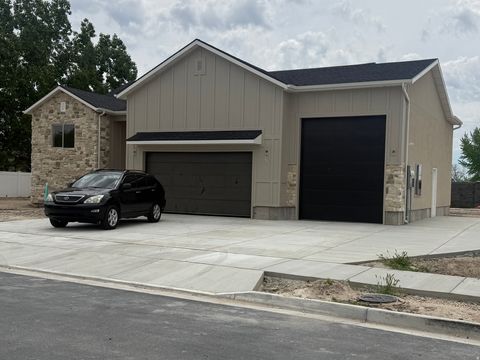 Tiny photo for 3031 W SOLACE ST, Syracuse, UT 84075 (MLS # 2156467)