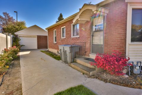 Tiny photo for 115 S 300 E, American Fork, UT 84003 (MLS # 2120719)