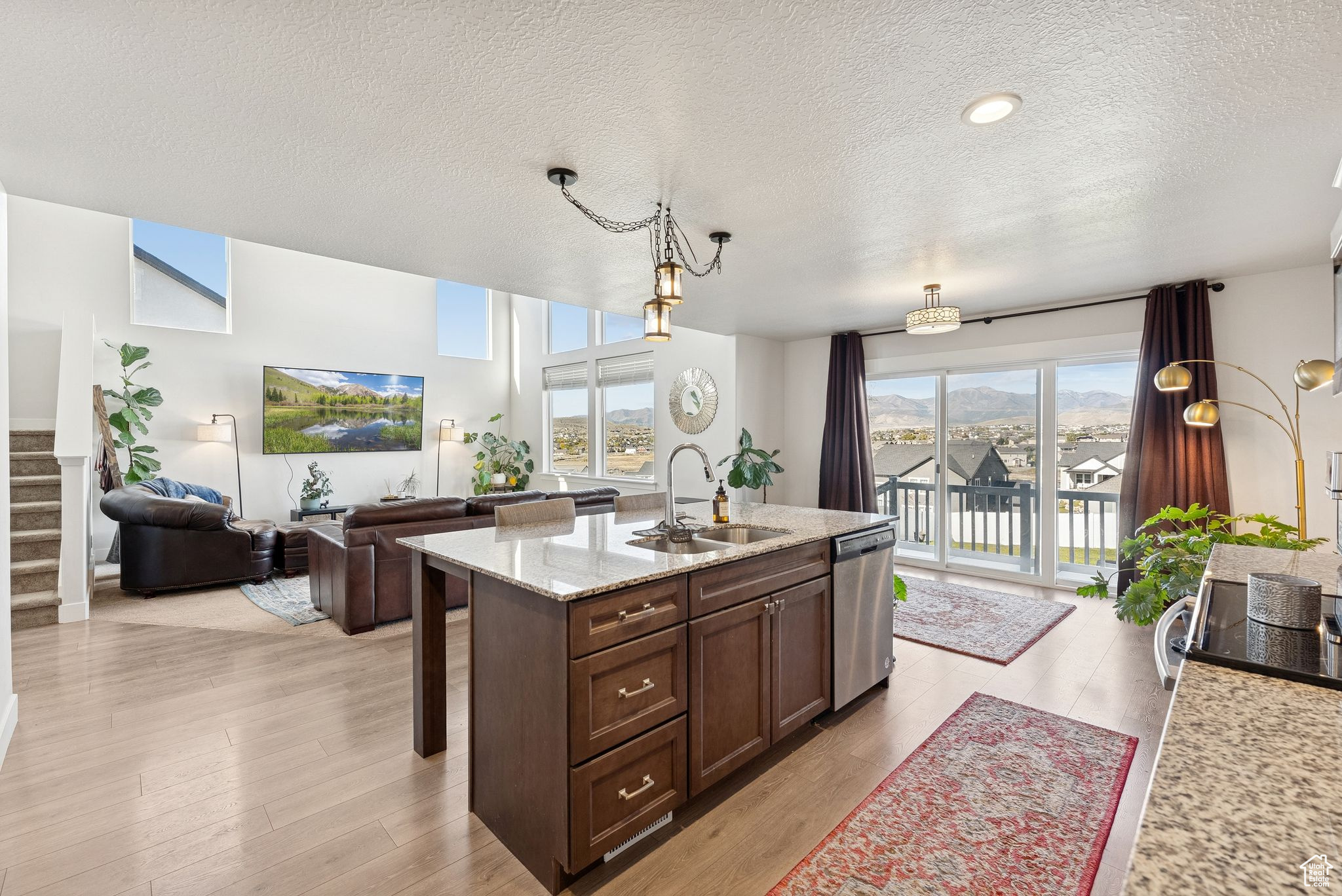 QUAILHILL AT MOUNT SARATOGA - Residential