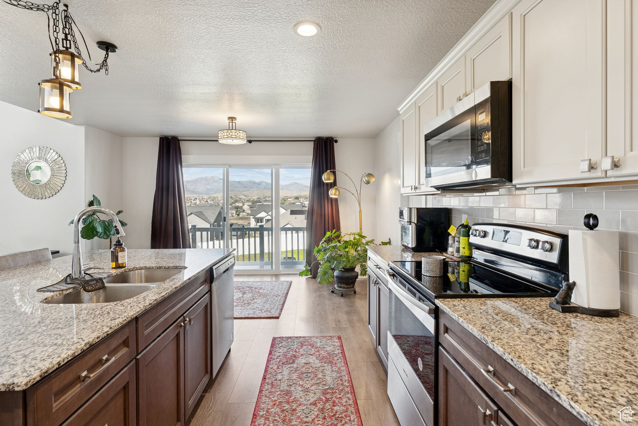 QUAILHILL AT MOUNT SARATOGA - Residential