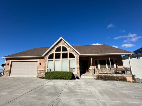 Photo of 395 S 200 E, Willard, UT 84340 (MLS # 2146581)