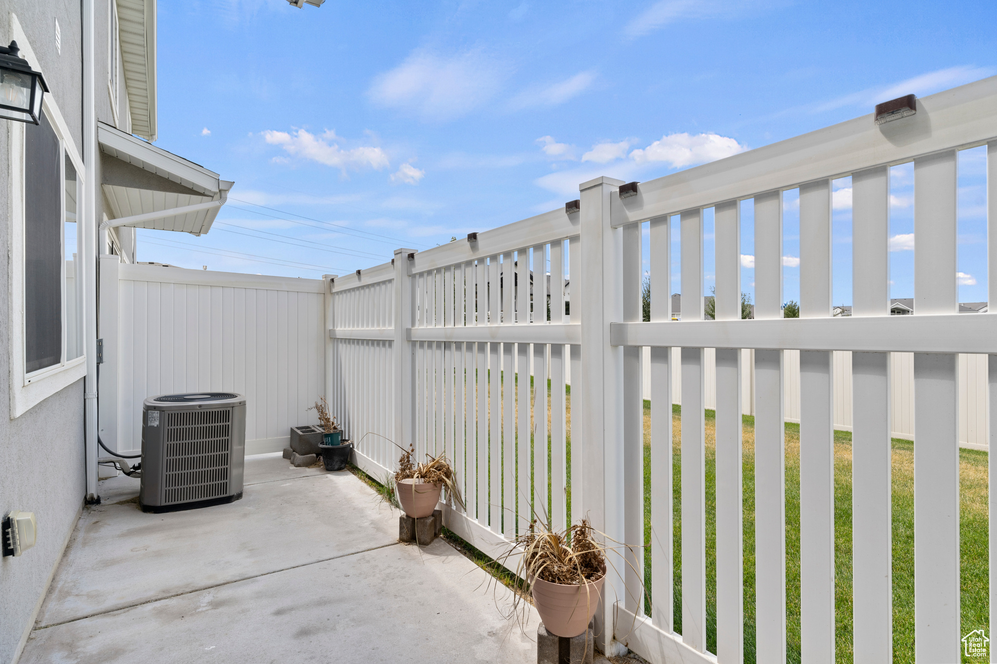 FREEDOM LANDING TOWN - Residential Lease