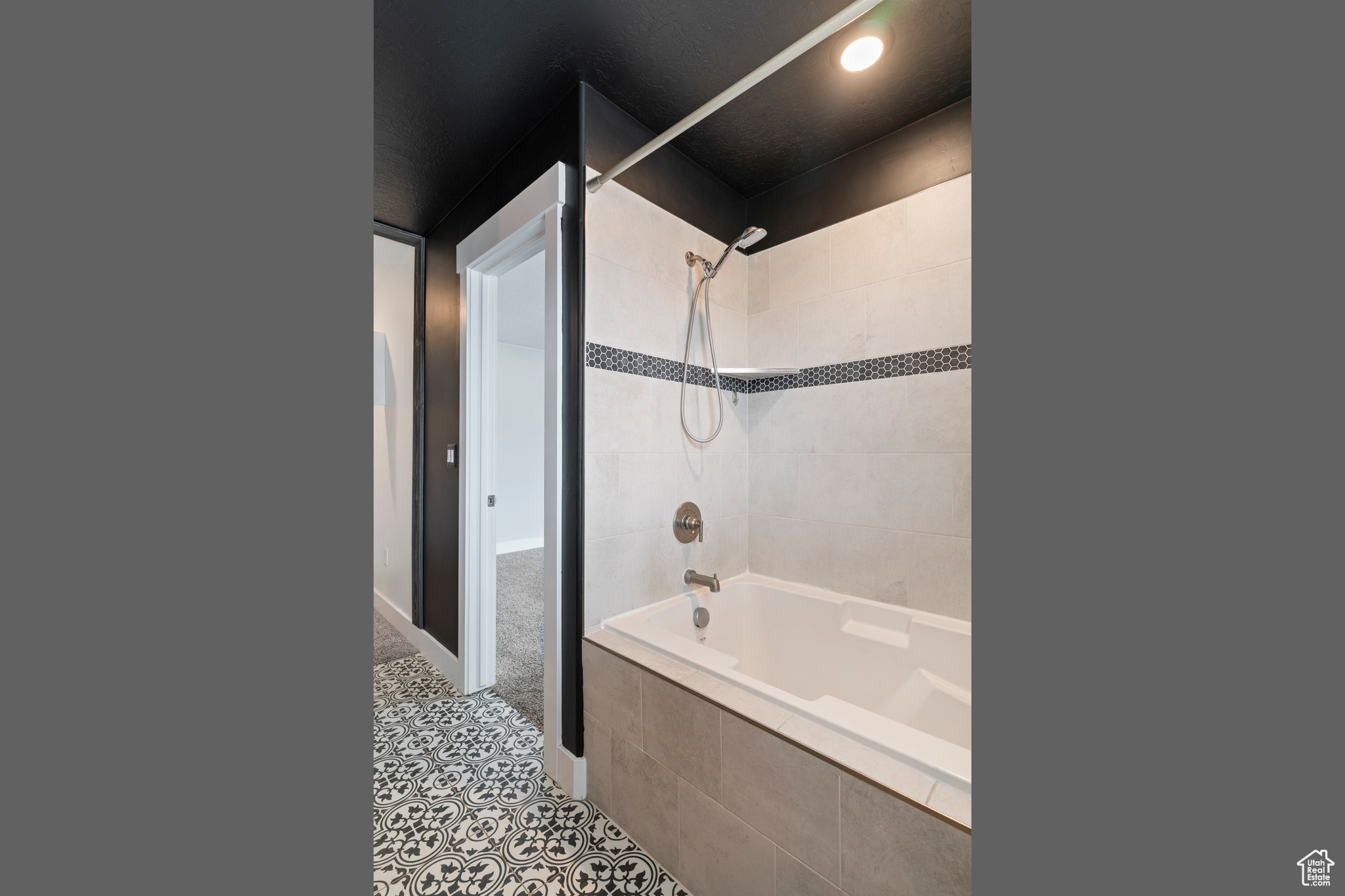 FREEDOM LANDING TOWN - Residential Lease