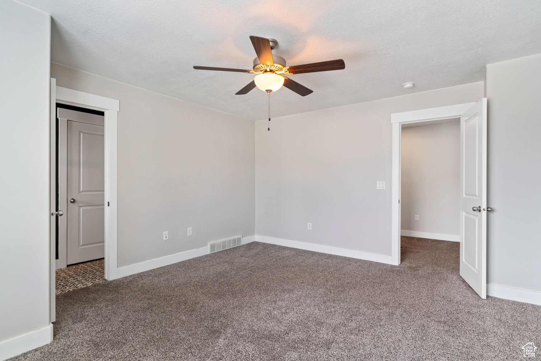 FREEDOM LANDING TOWN - Residential Lease