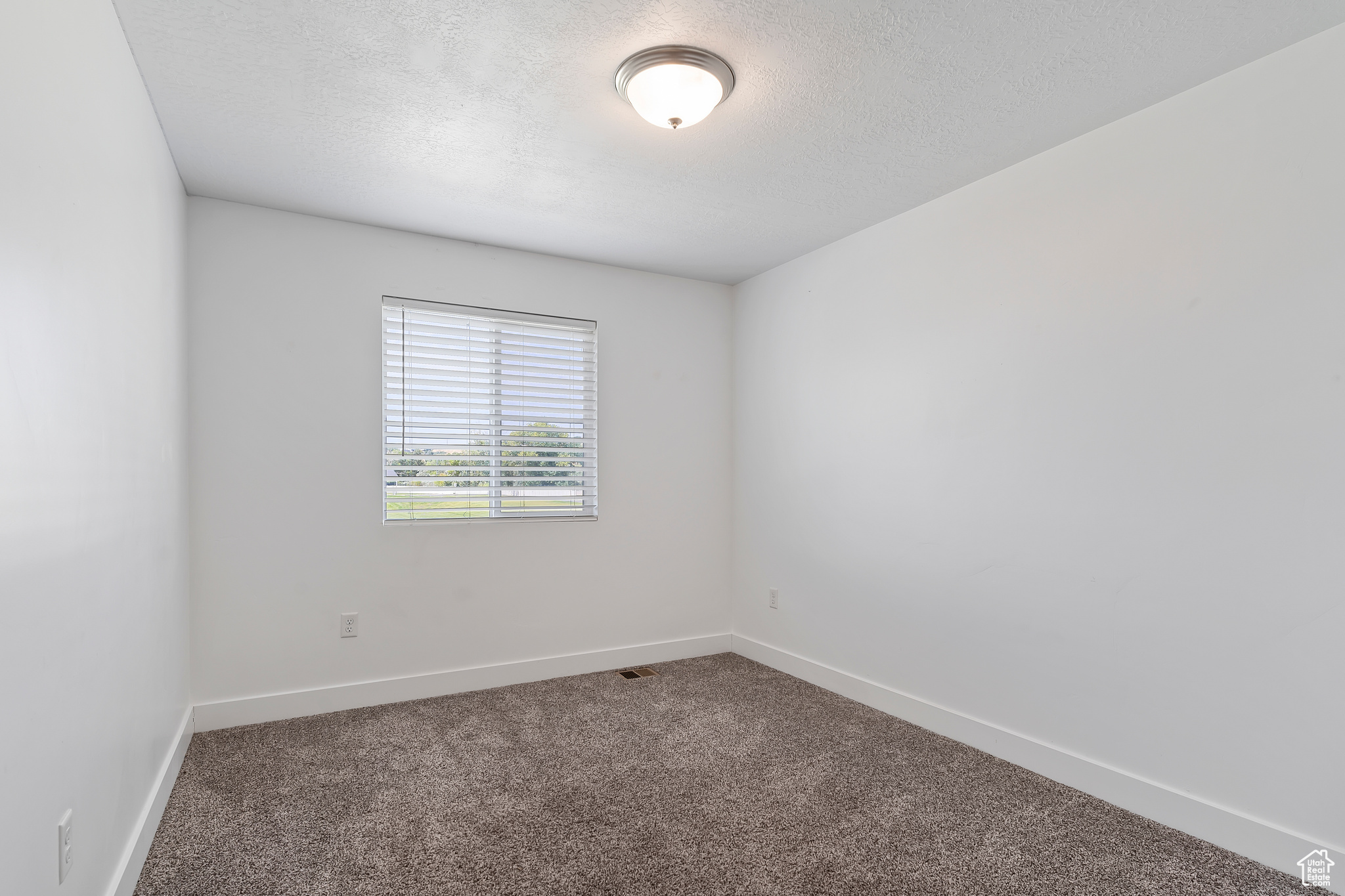 FREEDOM LANDING TOWN - Residential Lease