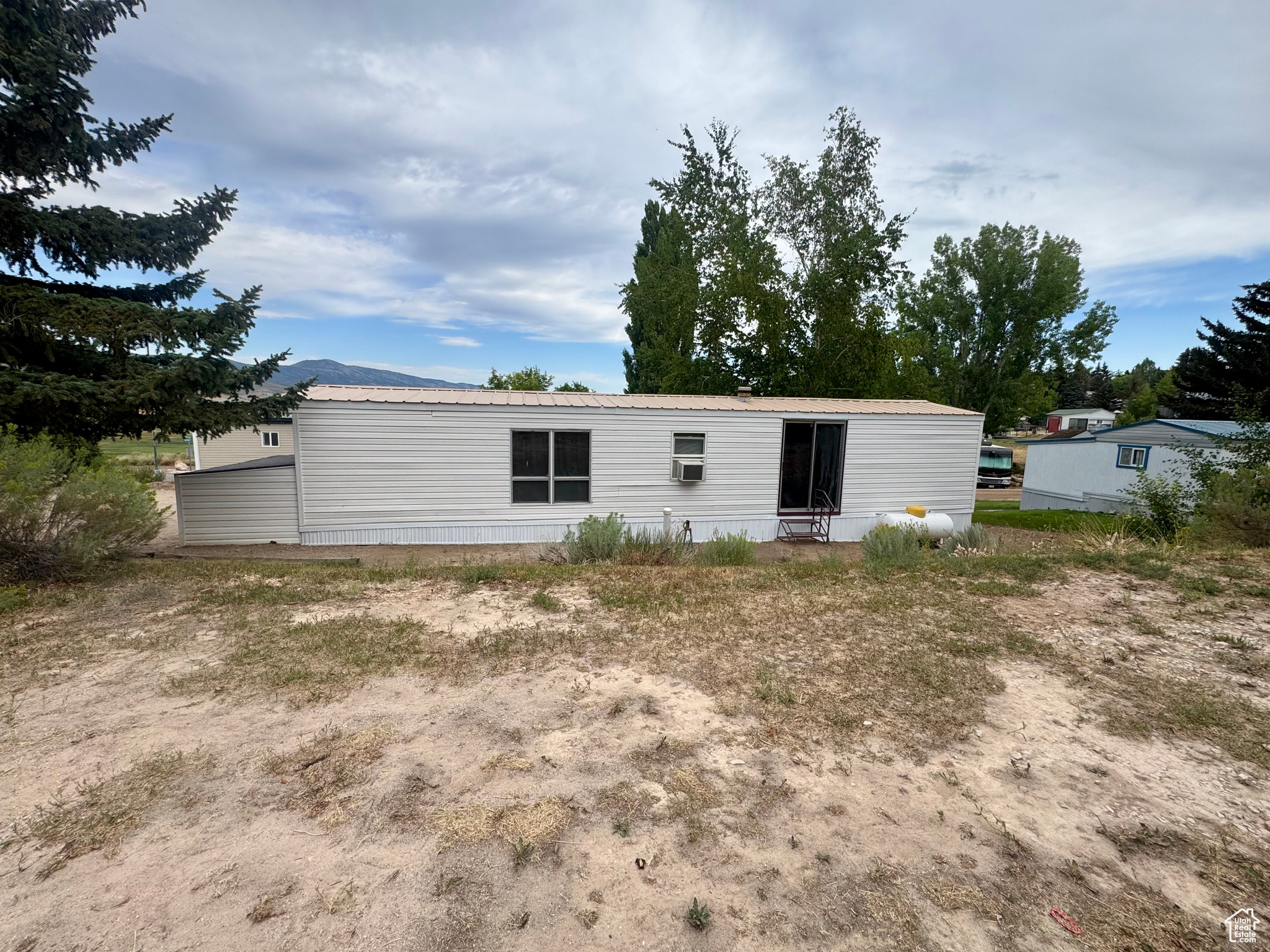 SWEETWATER PARK TRAILER & CAMPER PARK - Residential