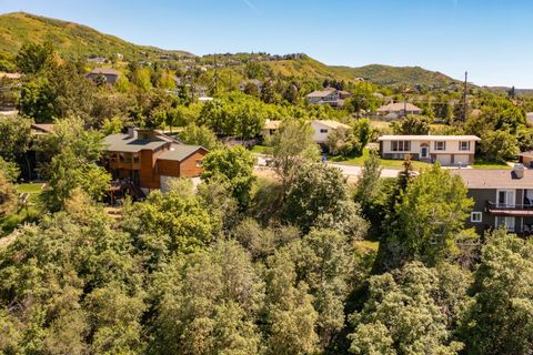 Tiny photo for 831 E SAN SIMEON WAY, Bountiful, UT 84010 (MLS # 2145267)