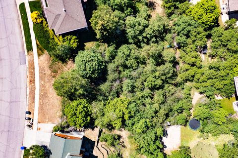 Tiny photo for 831 E SAN SIMEON WAY, Bountiful, UT 84010 (MLS # 2145267)