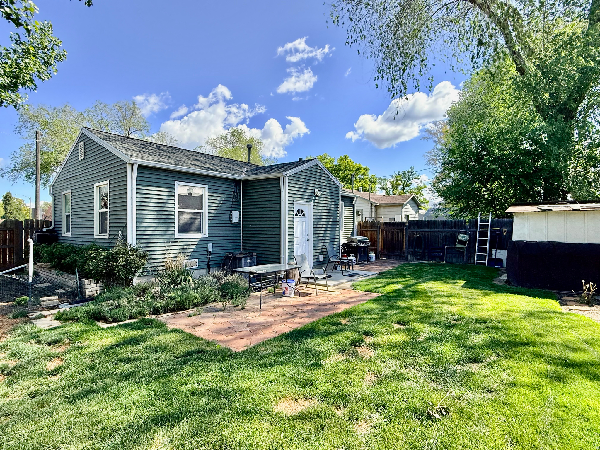 MEADOWS - Residential