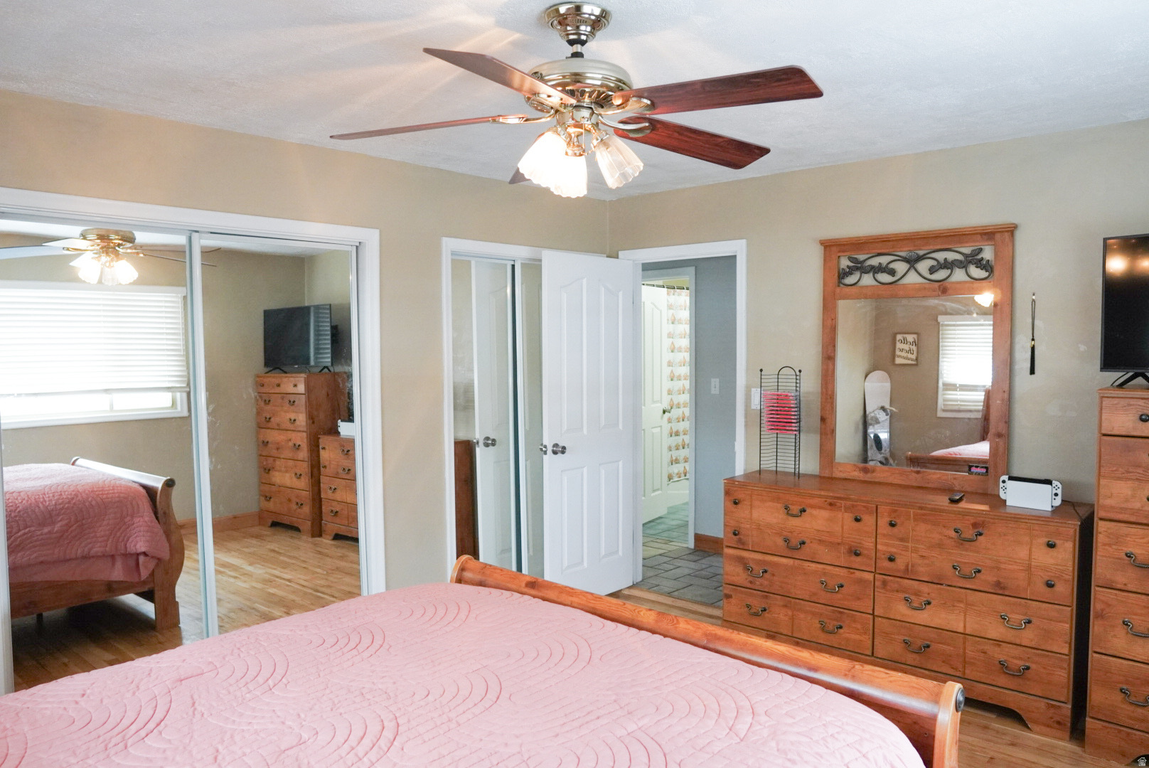 MOUNTAIN VIEW #1 - Residential