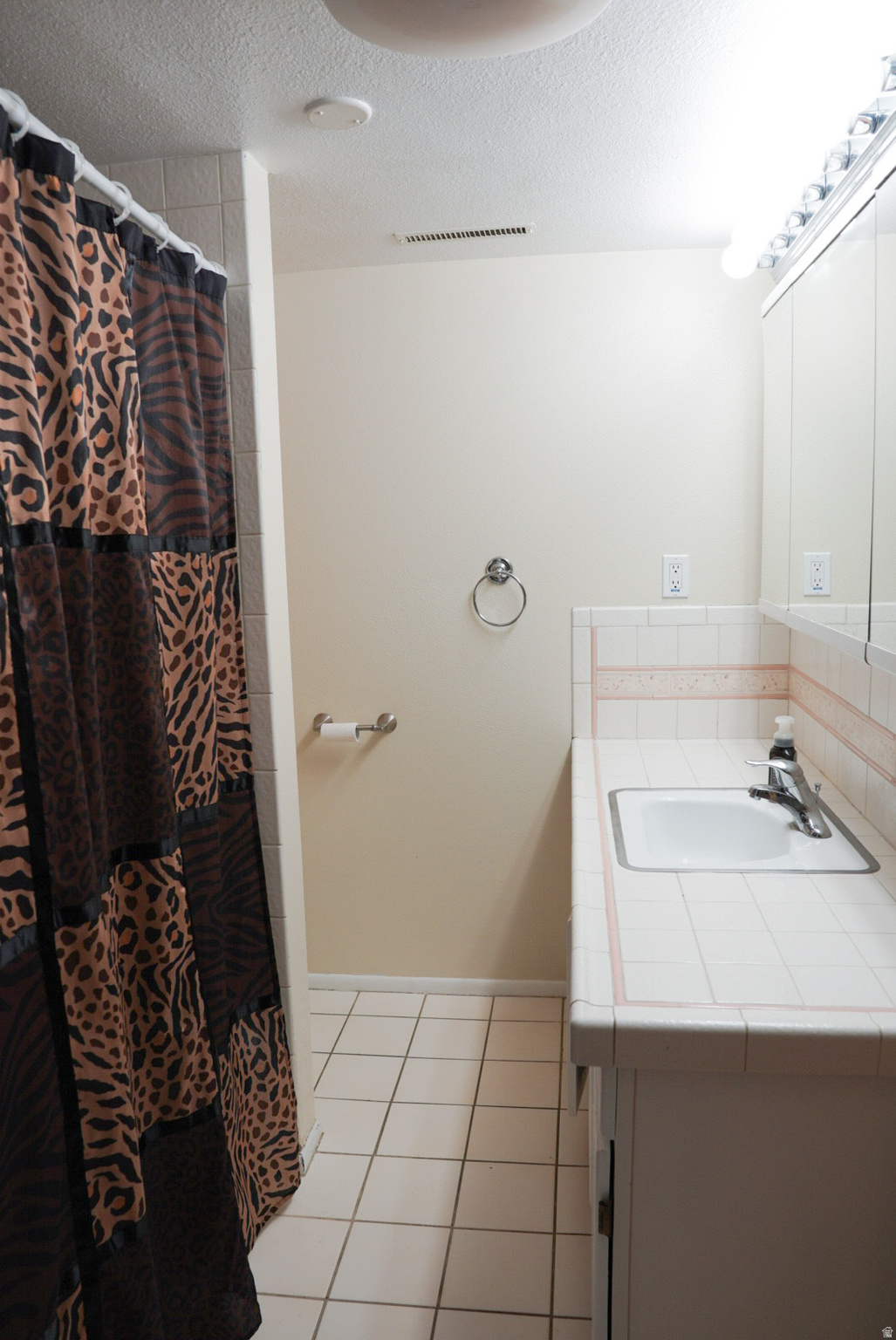 MOUNTAIN VIEW #1 - Residential