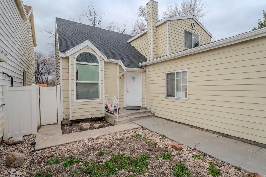 Photo of 309 E PARK CREEKE LN, Salt Lake City, UT 84115 (MLS # 2141328)