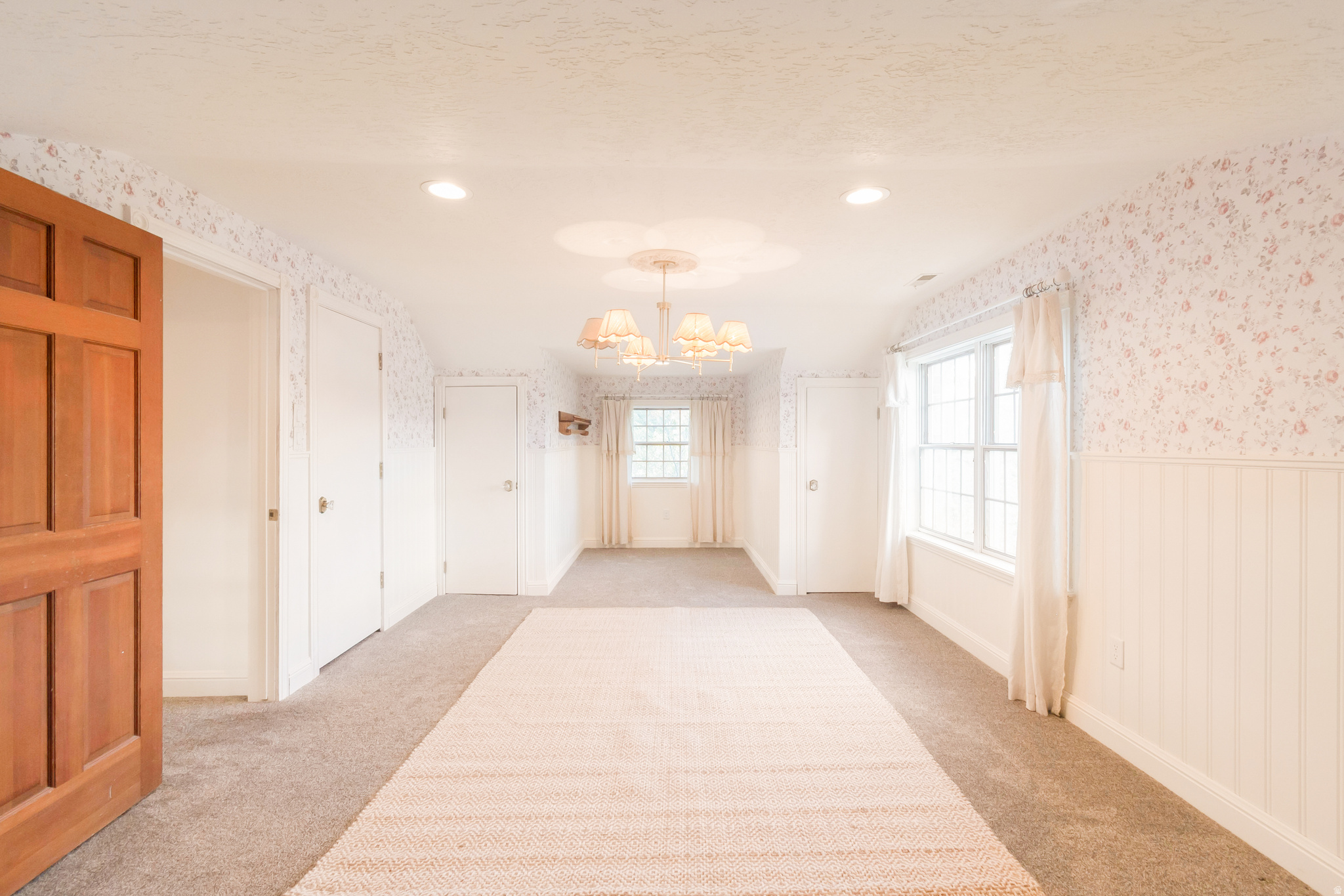 RIVER EDGE - Residential