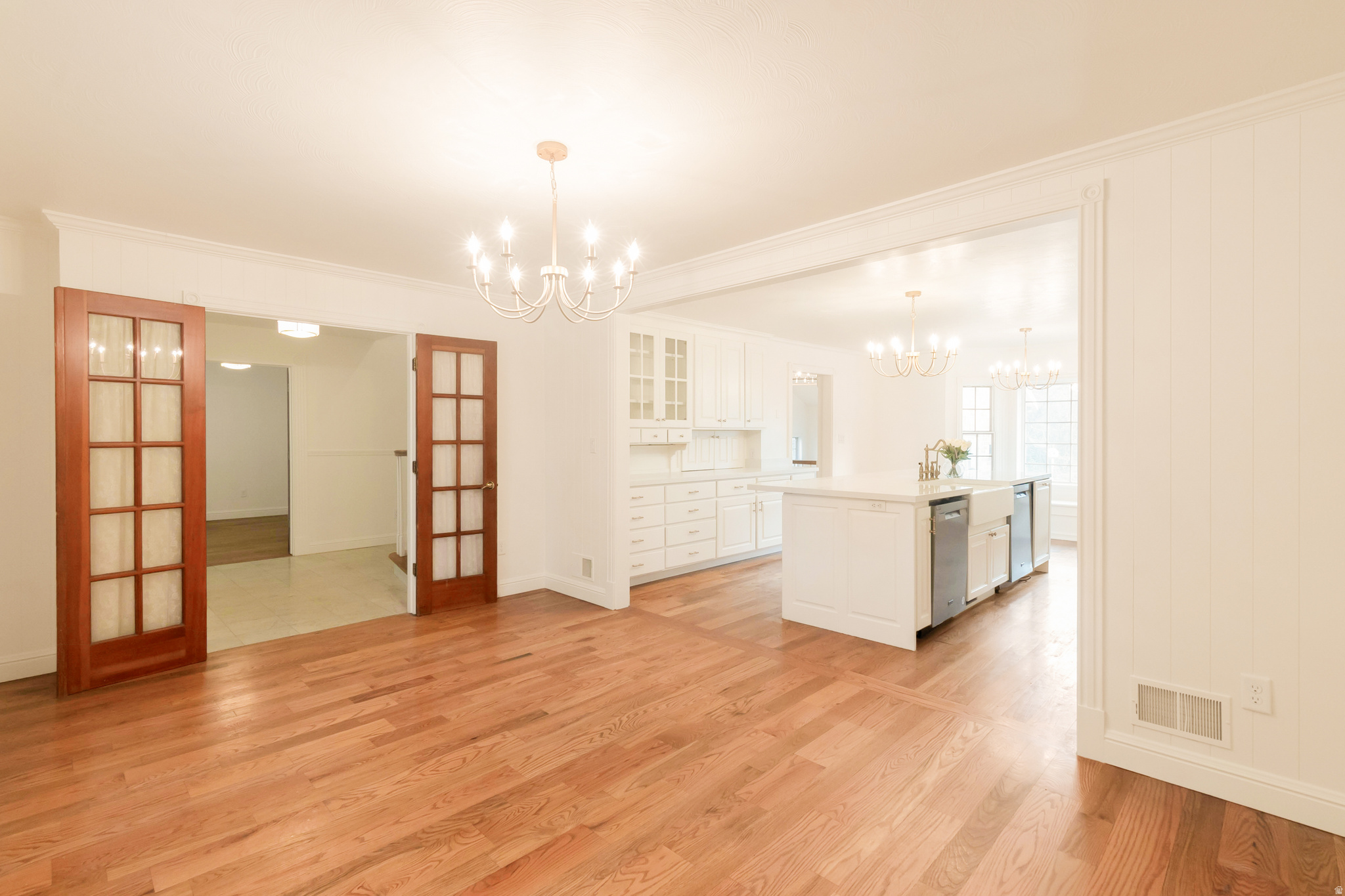 RIVER EDGE - Residential