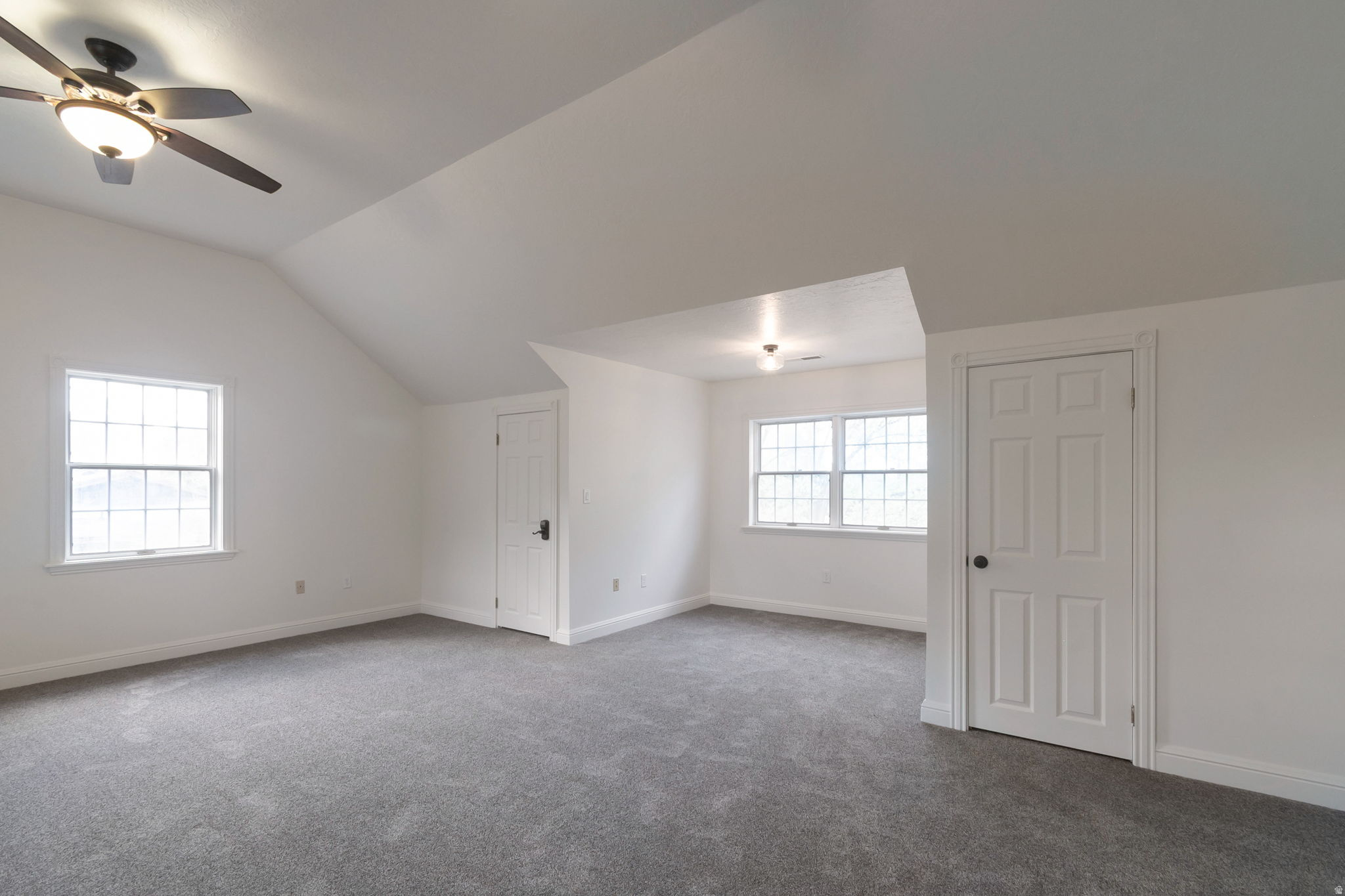 RIVER EDGE - Residential