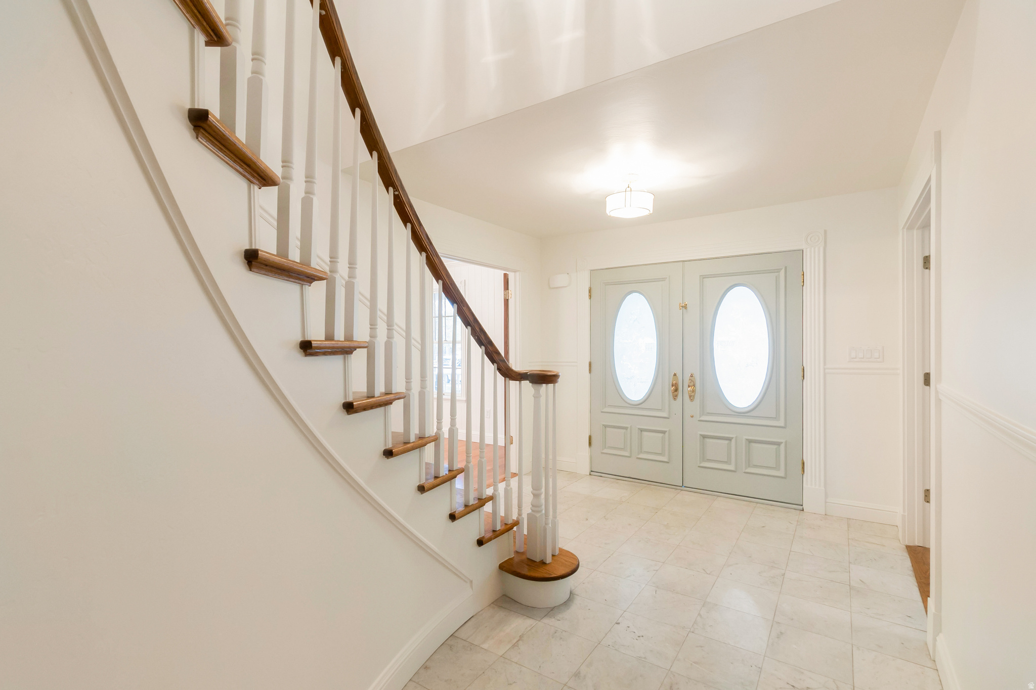 RIVER EDGE - Residential