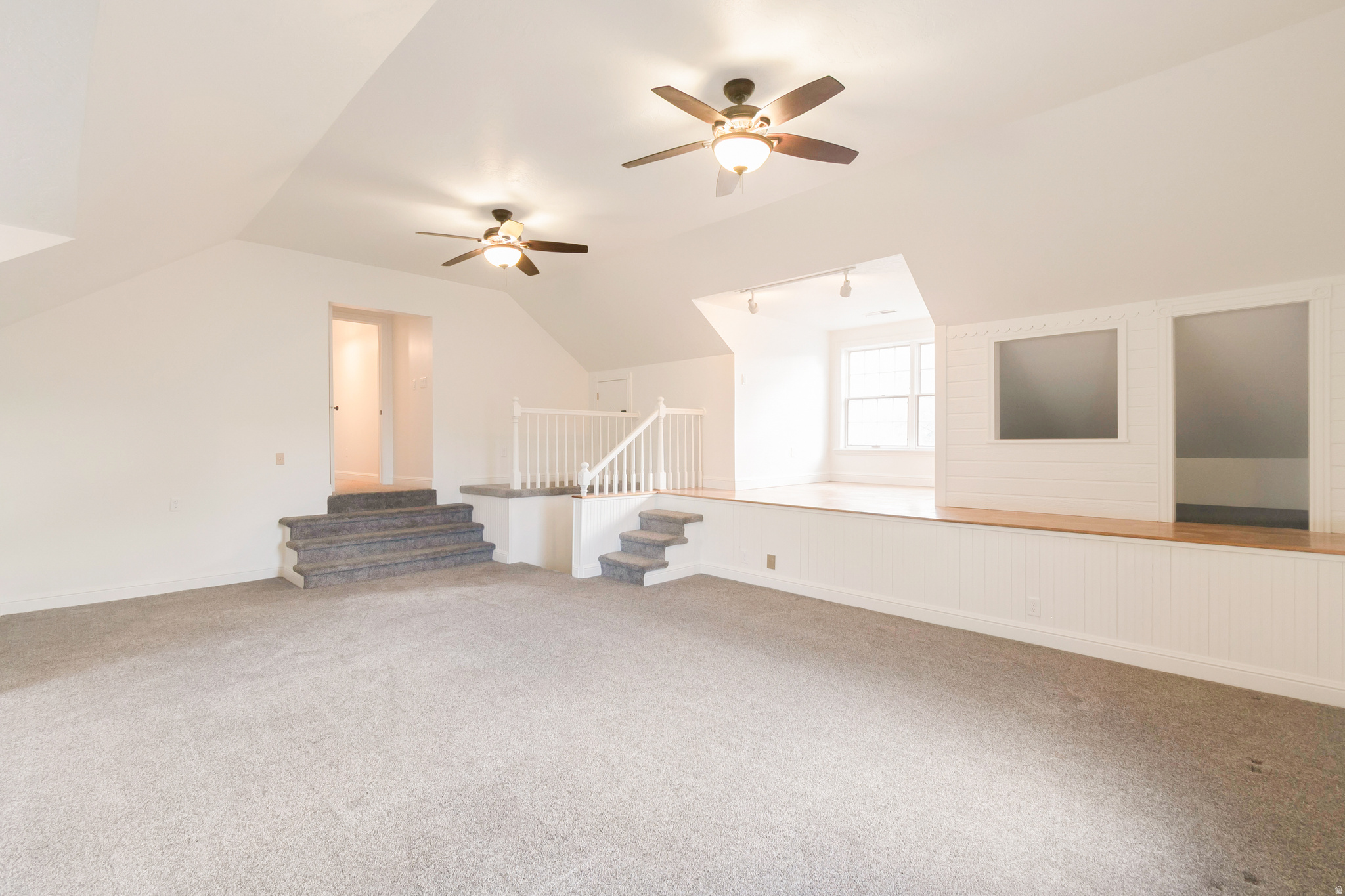 RIVER EDGE - Residential