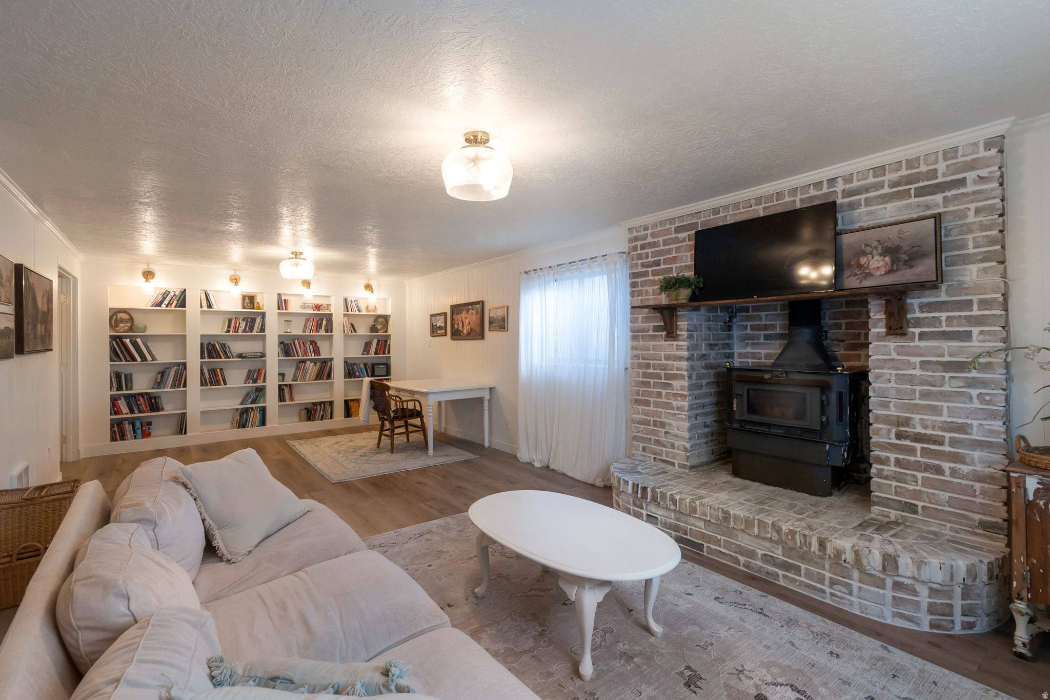 RIVER EDGE - Residential