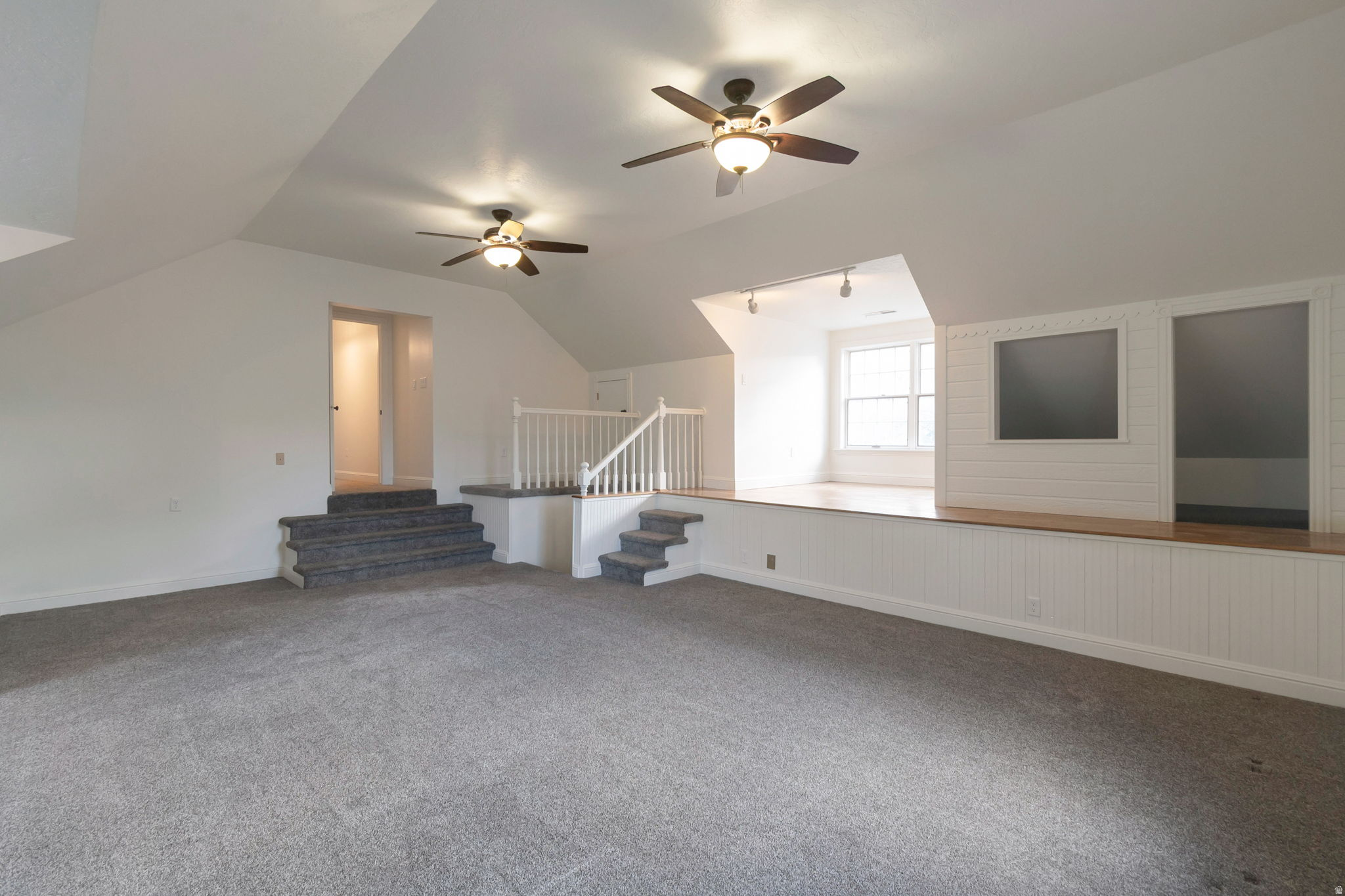 RIVER EDGE - Residential