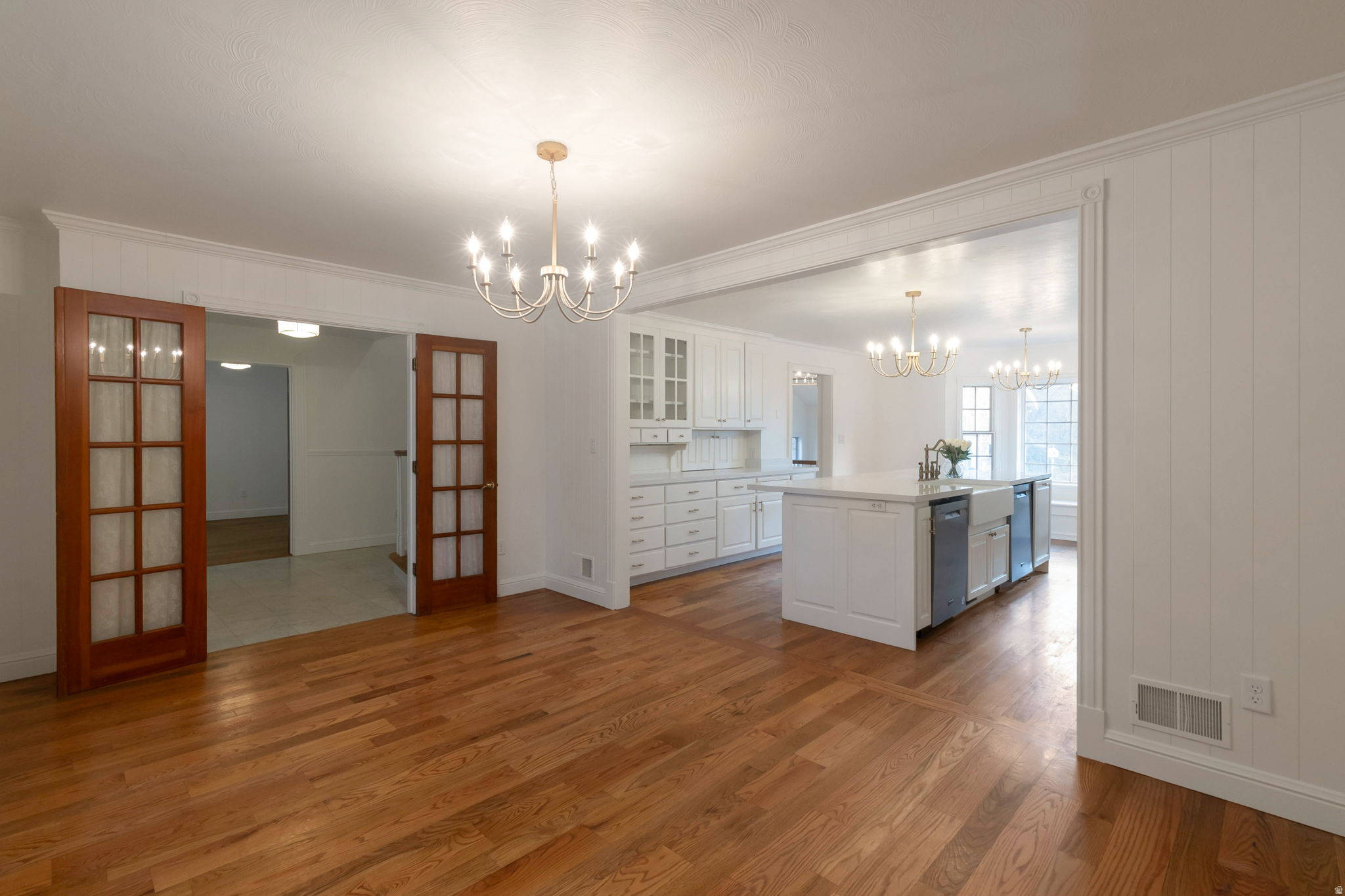 RIVER EDGE - Residential