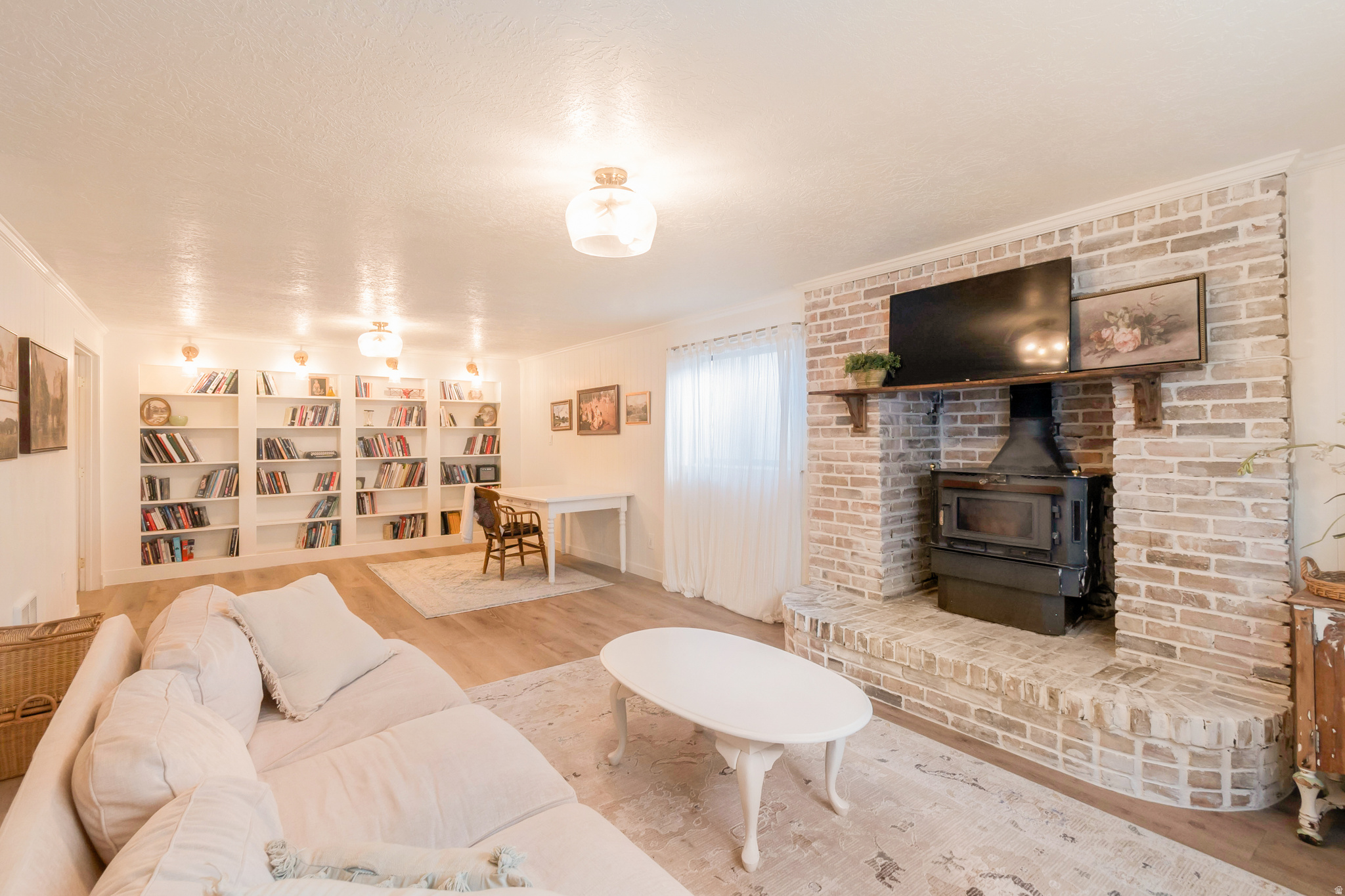 RIVER EDGE - Residential