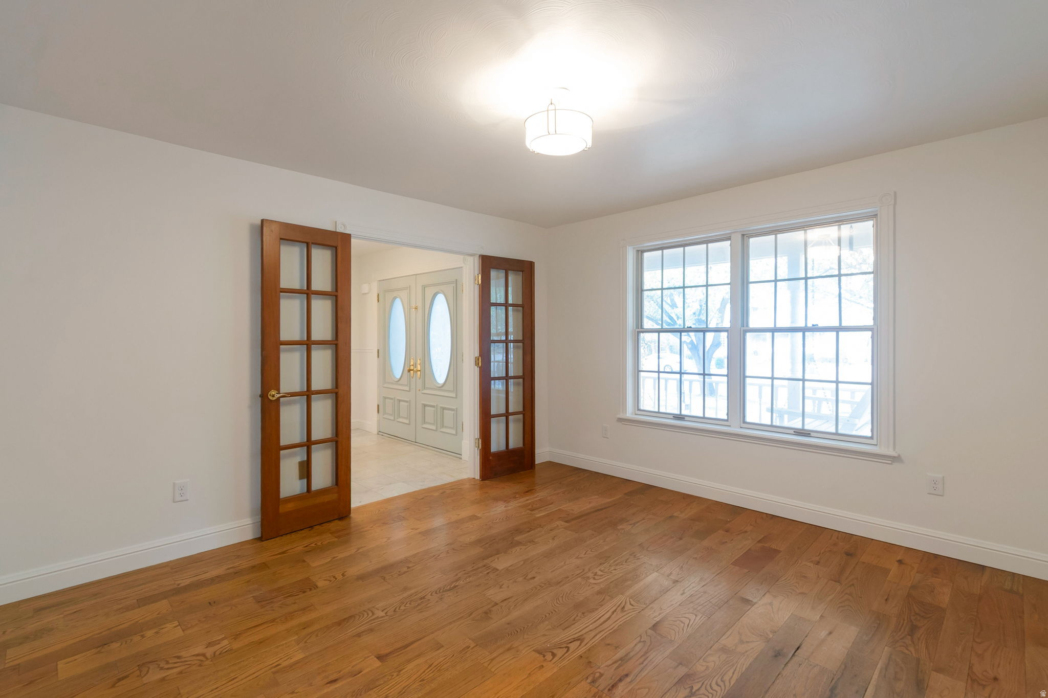 RIVER EDGE - Residential