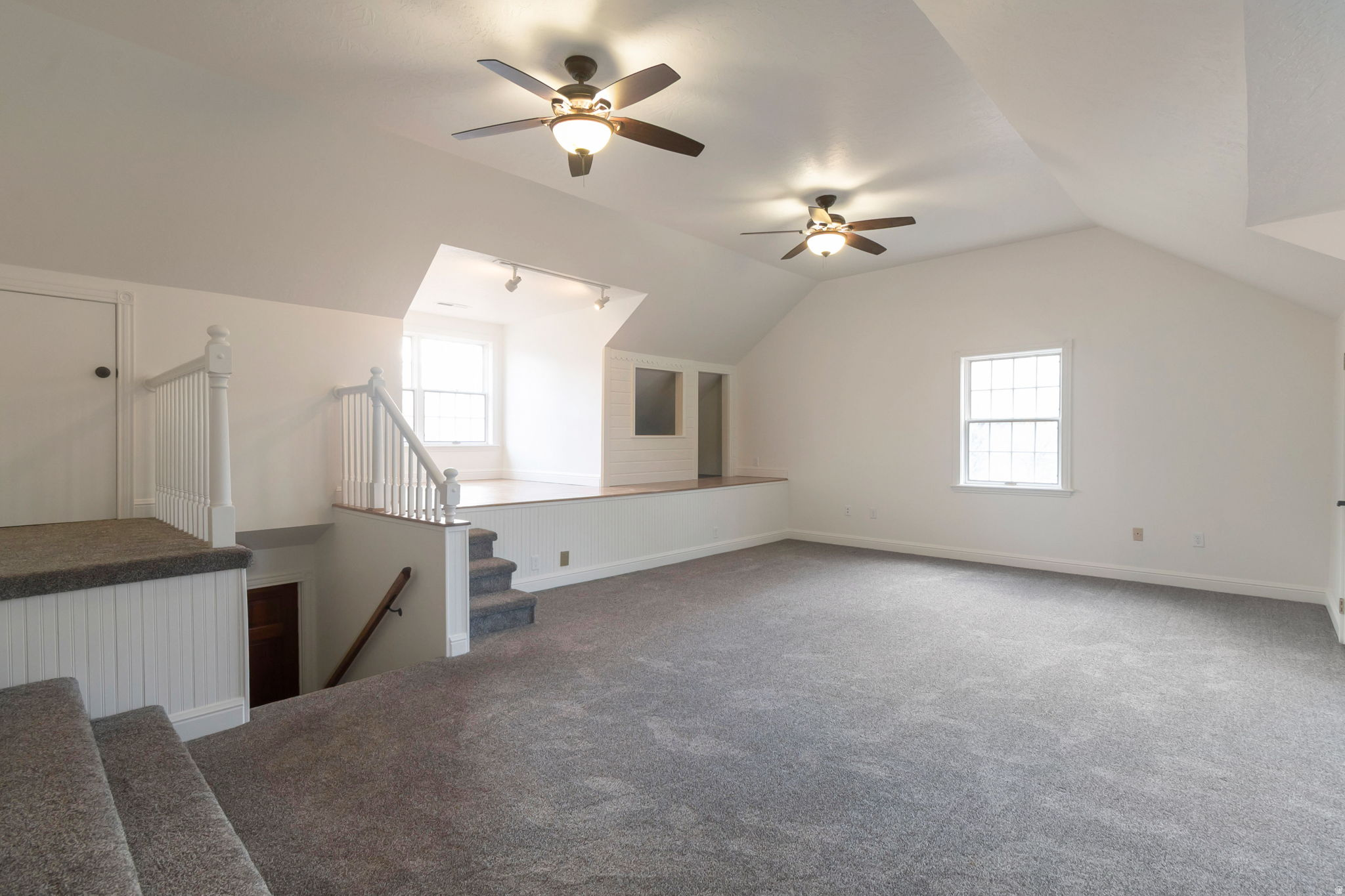 RIVER EDGE - Residential