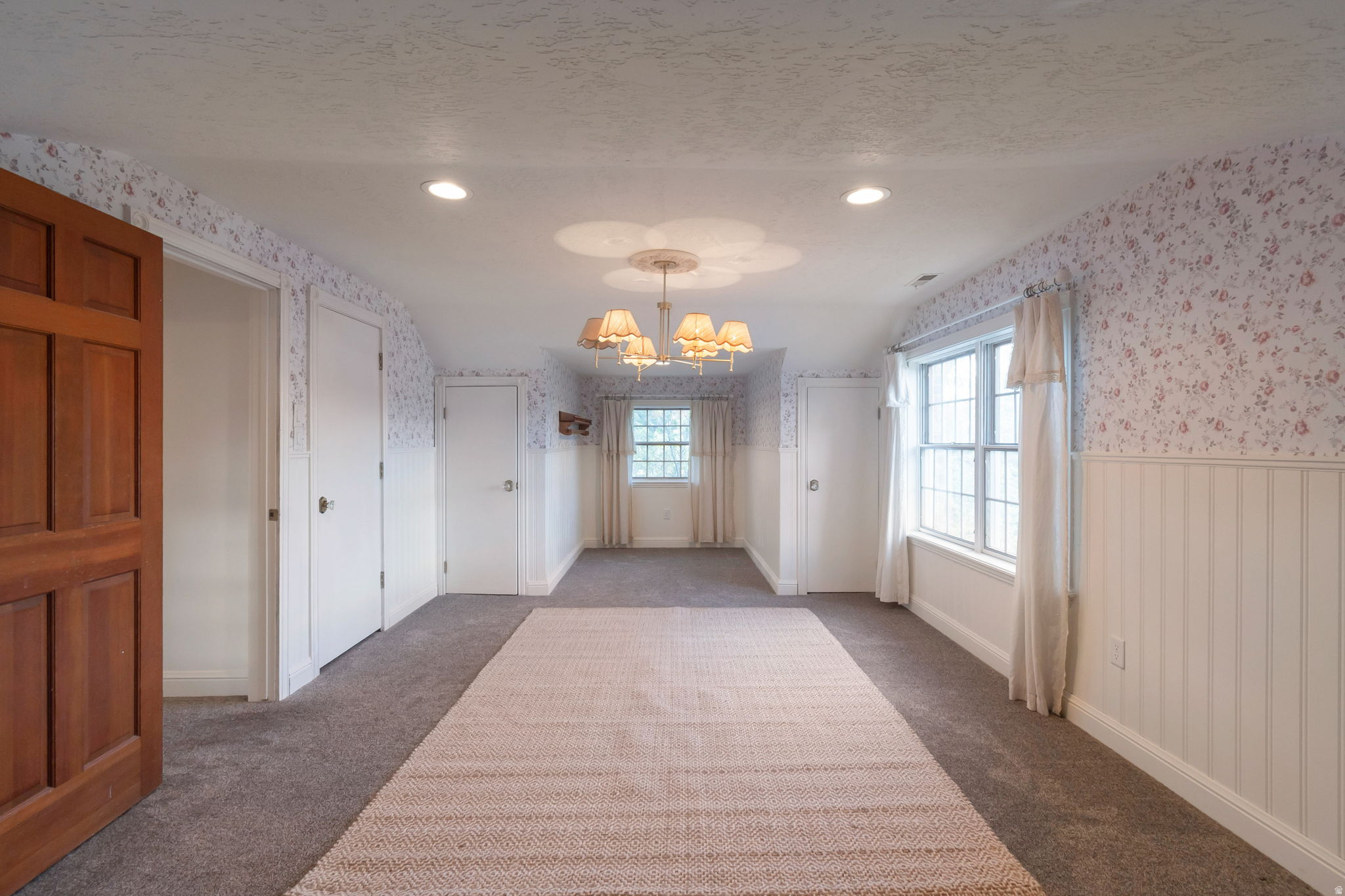 RIVER EDGE - Residential