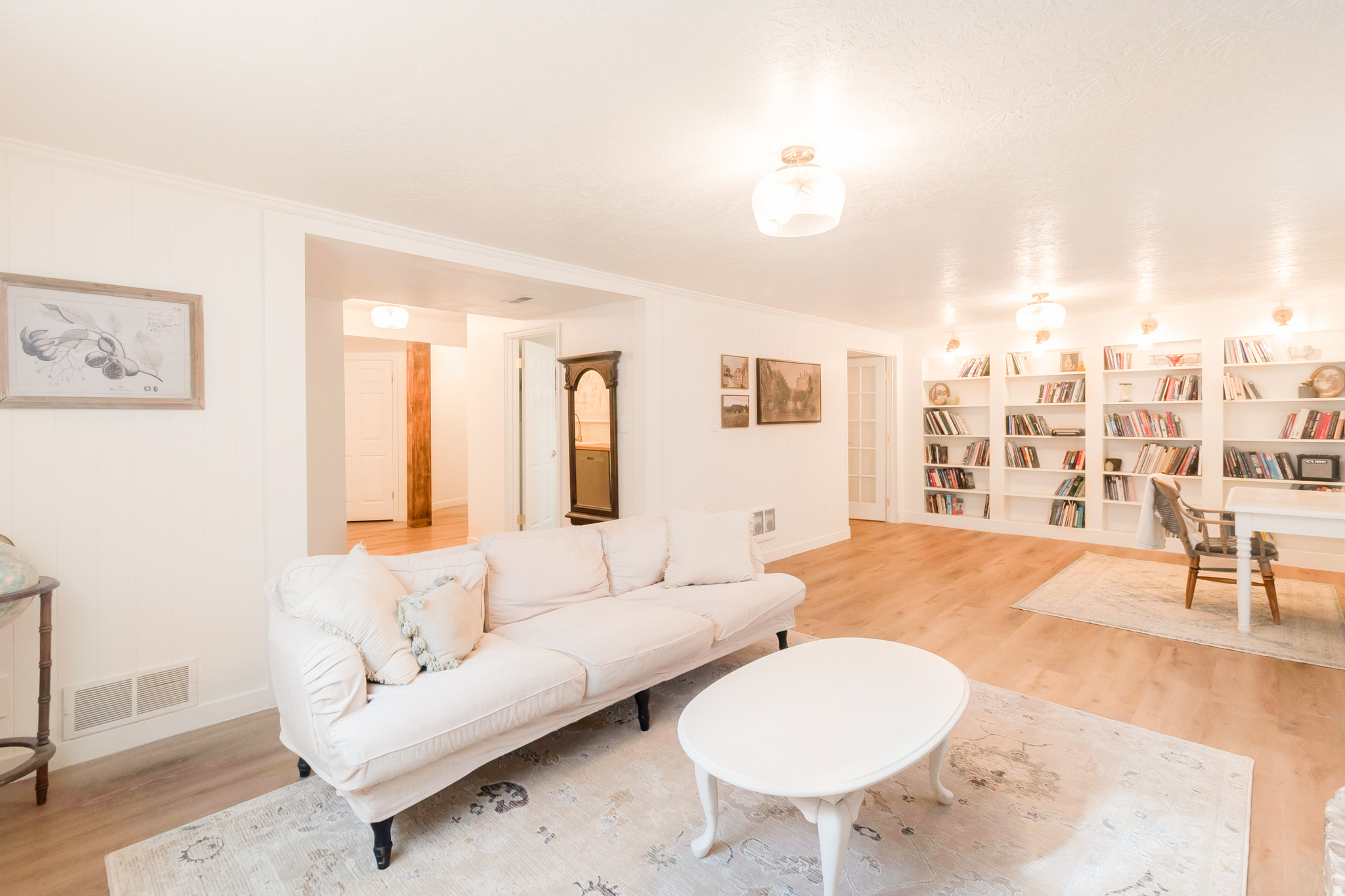 RIVER EDGE - Residential